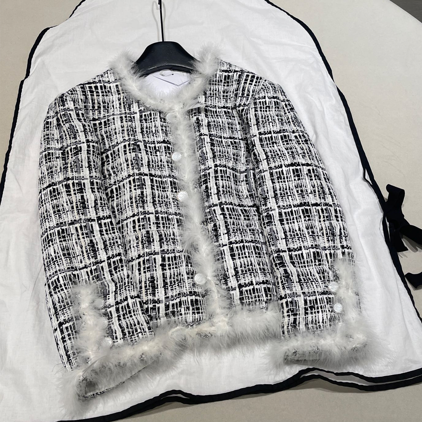 NIGO Chanel Women's Spring/Summer Cotton Tweed Feather Solid Color Long Sleeve Jacket Coat Casual Plaid Shorts Ngvp #nigo1558