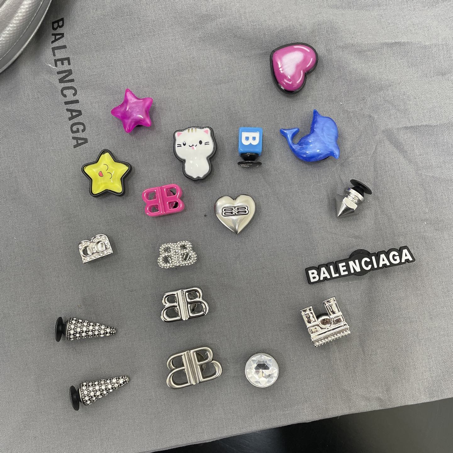 NIGO Balenciaga Animal Pattern Alphabet Print Solid Colour Bag Jewelry Pendant Cave Shoes DIY Decoration #nigo76899