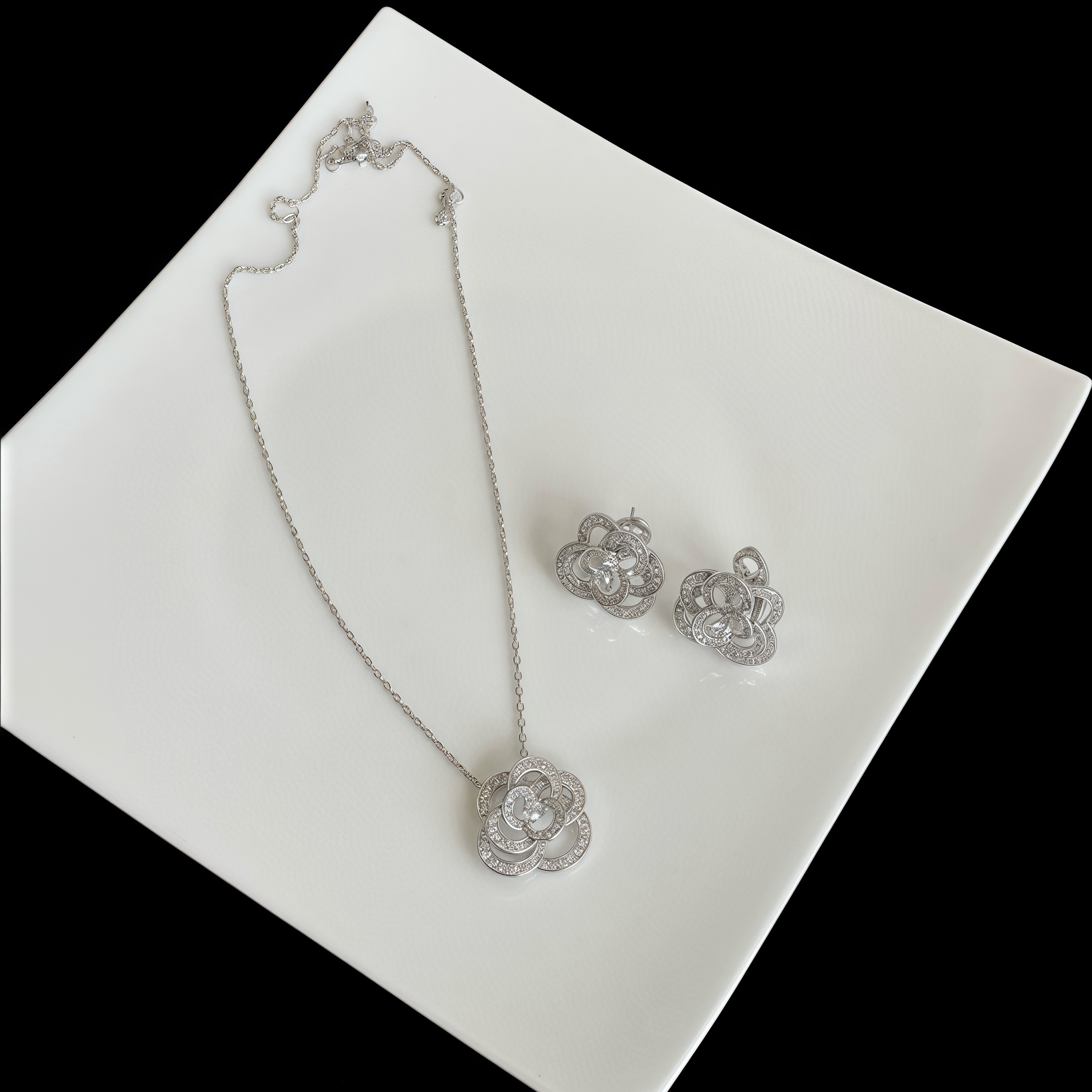 NIGO Chanel FIL DE CAMÉLIA Women's Silver Diamond-Studded Openwork Floral Design Necklace and Earrings Jewellery Accessories #nigo76967