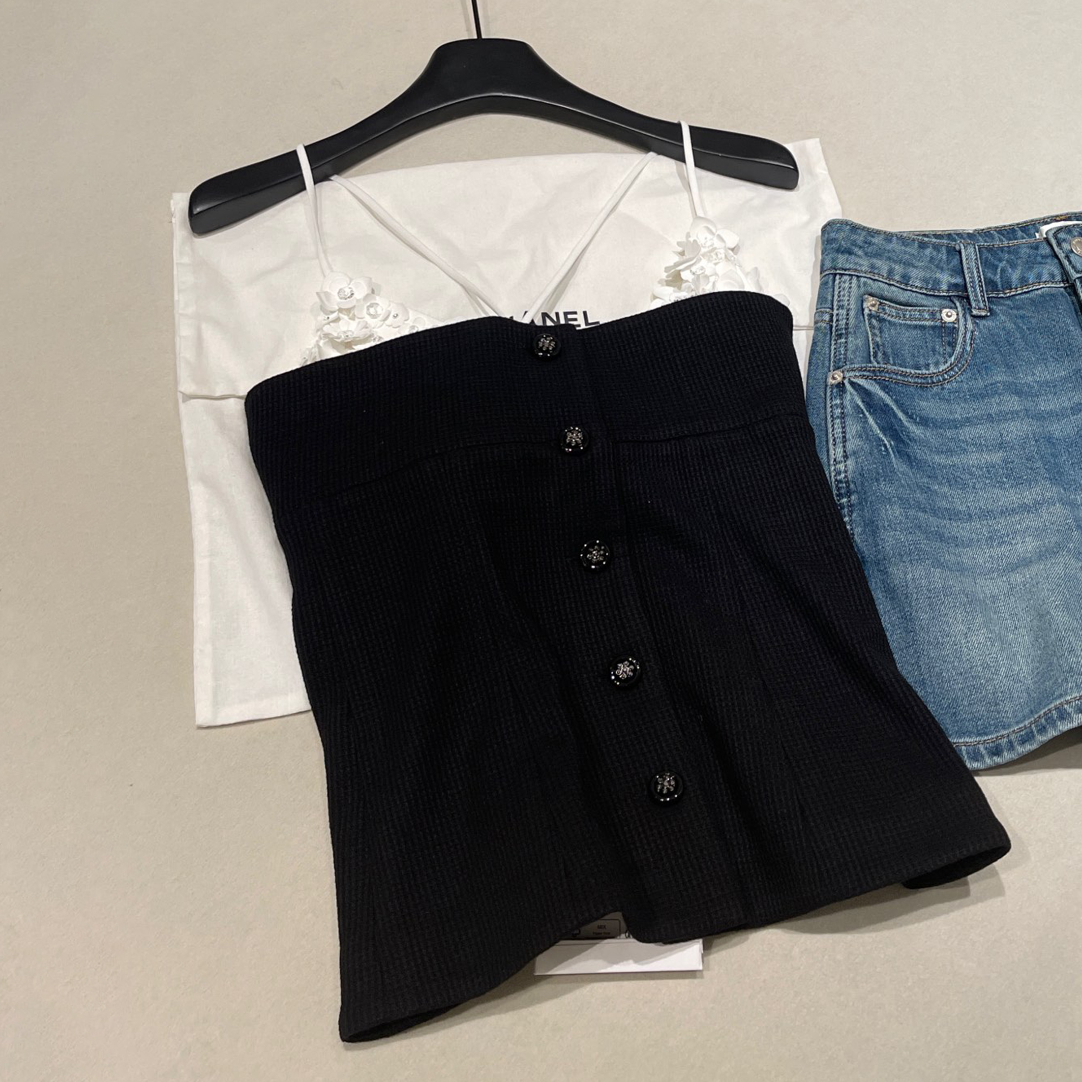 NIGO Chanel Women's Spring And Summer Camellia Black And White Camisole Vest Fashion Temperament Elegant Colour Blocking Design Sense Slim Top T-shirt Ngvp #nigo1712