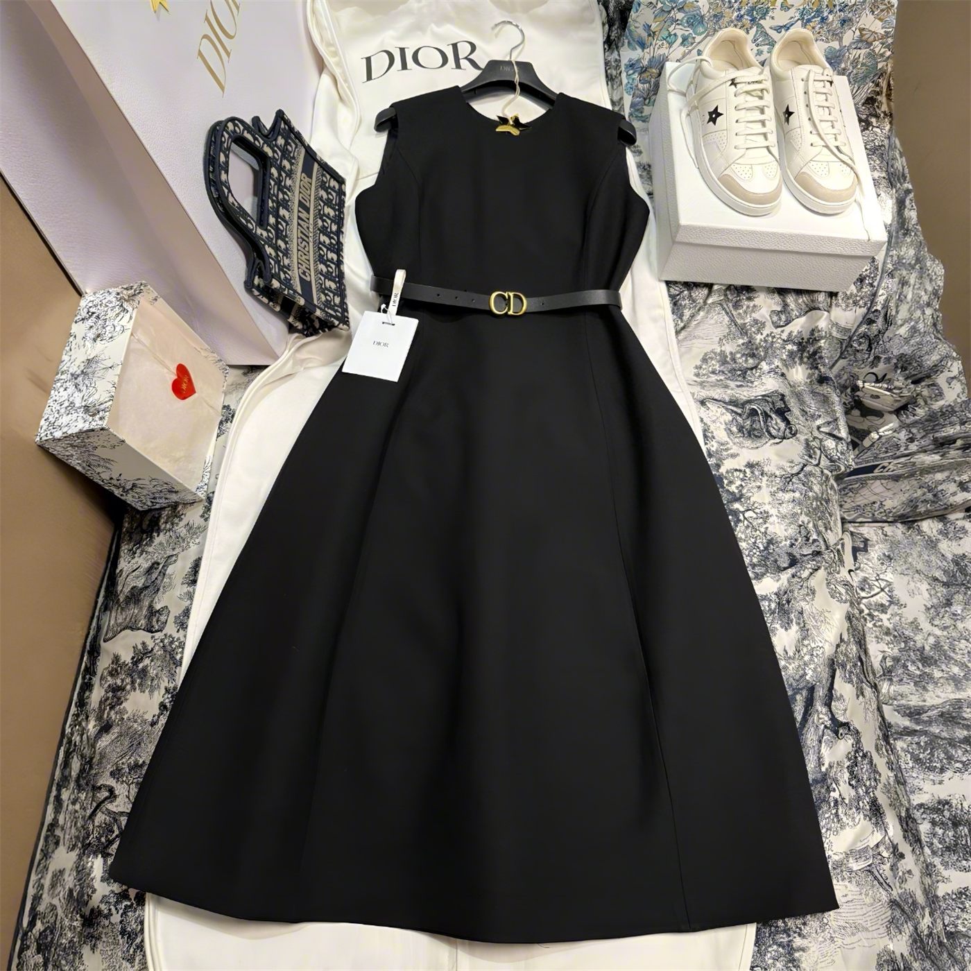 NIGO Dior Women's Spring/Summer Solid Color Round Neck Sleeveless Waist-cinched Dress #nigo77256