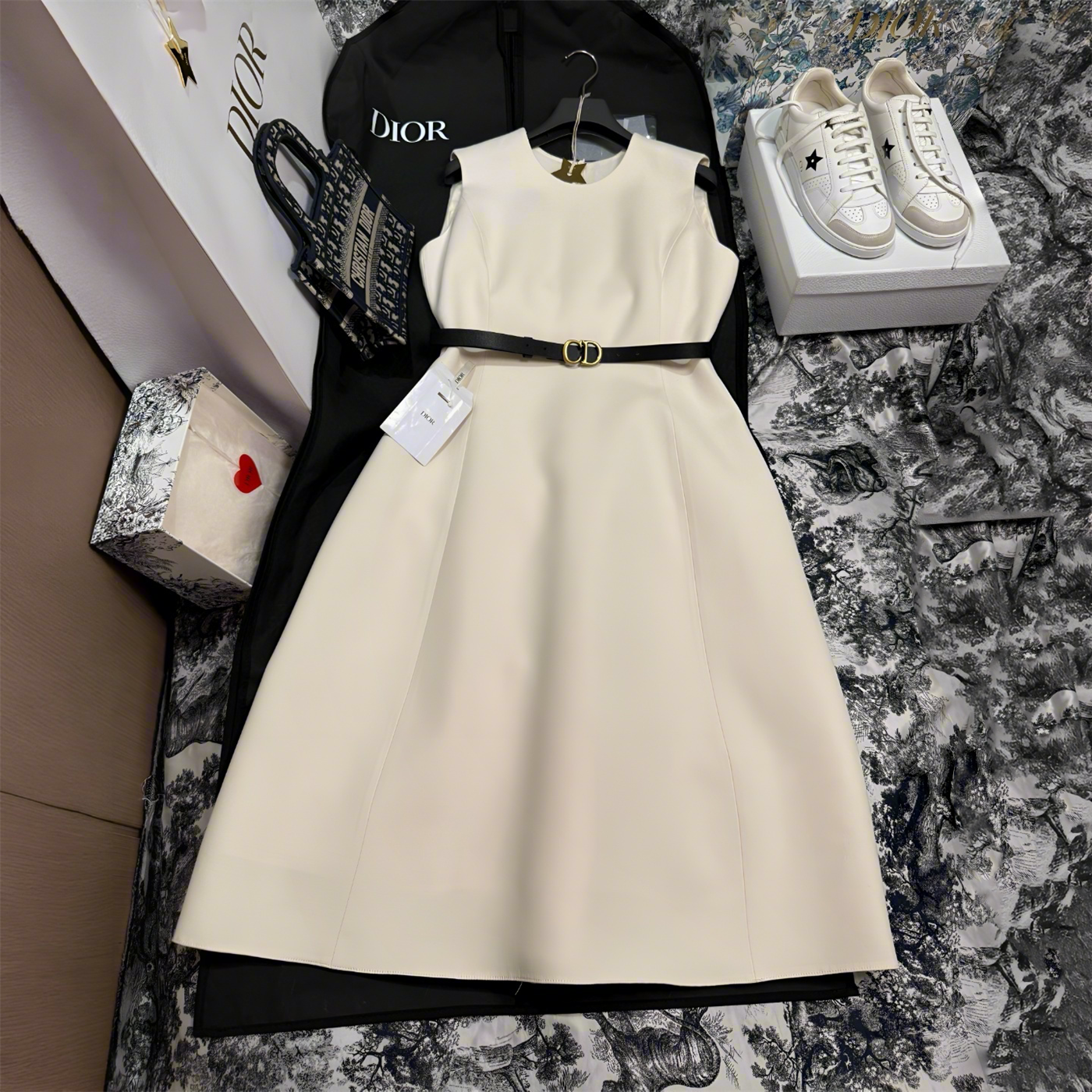 NIGO Dior Women's Spring/Summer Solid Color Round Neck Sleeveless Waist-cinched Dress #nigo77256