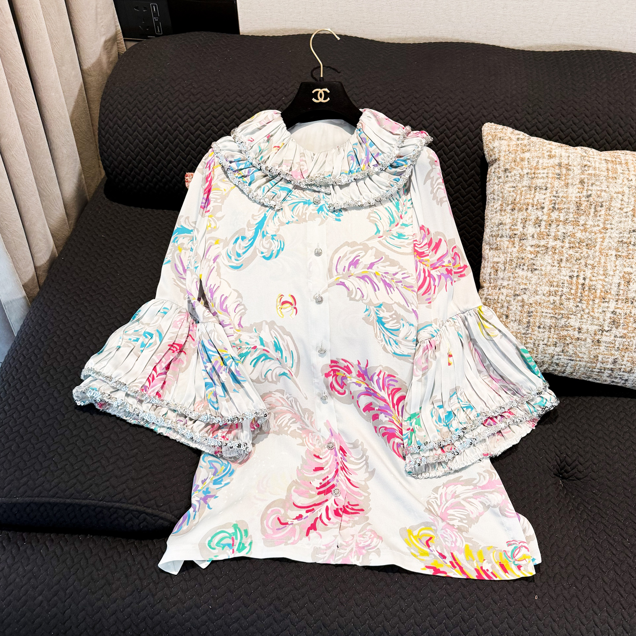 NIGO Chanel Women's Spring/summer Collection Feather Print Silk Bubble Sleeve Pleated Shirt Elegant Straight Leg Pants Trousers Suit Set #nigo81365