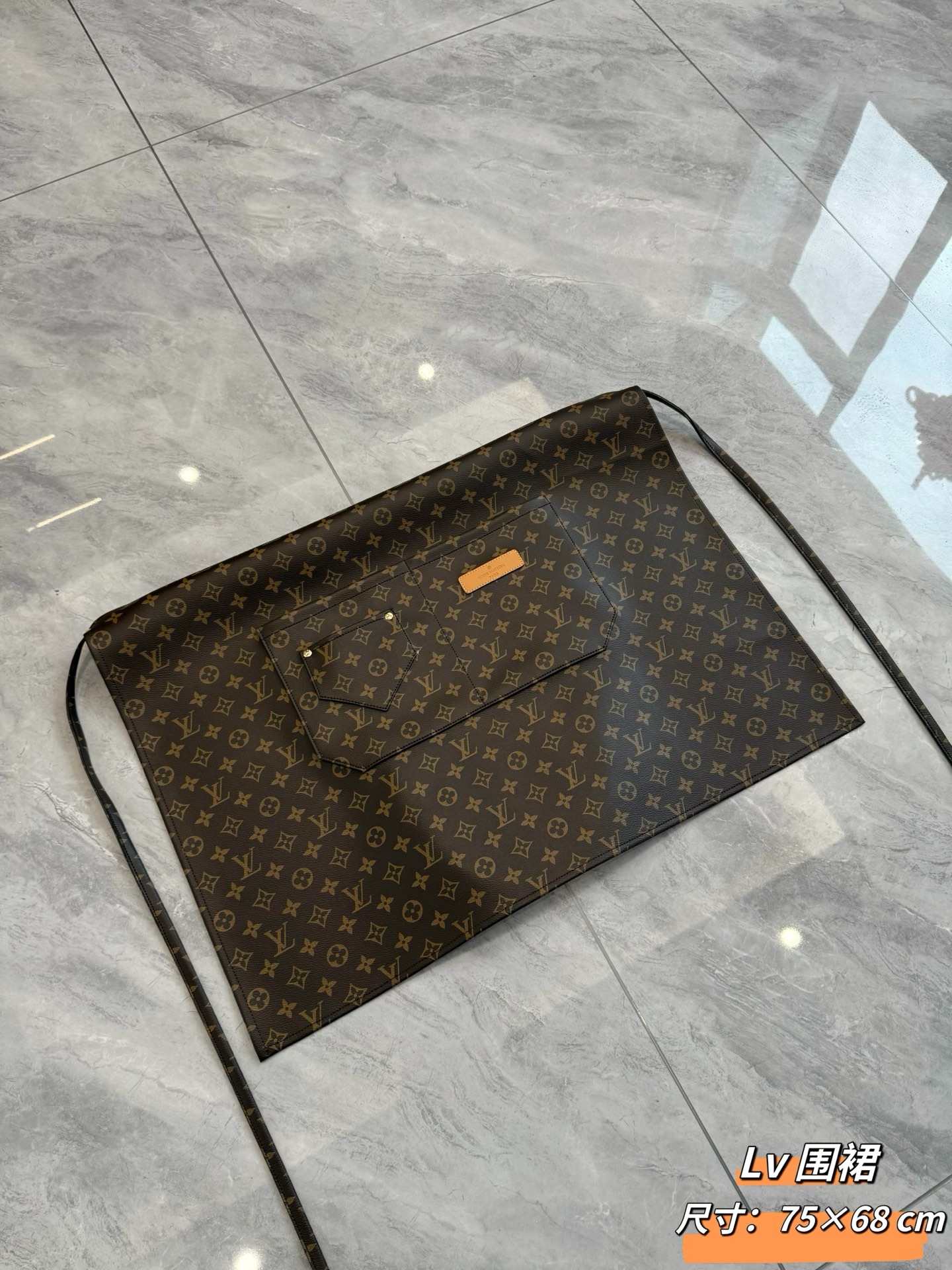 NIGO Louis Vuitton Logo Full Print Waterproof Solid Color Hanging Neck Multi-Pocket Leather Apron Kitchen Tie Men Women Accessories #nigo77625