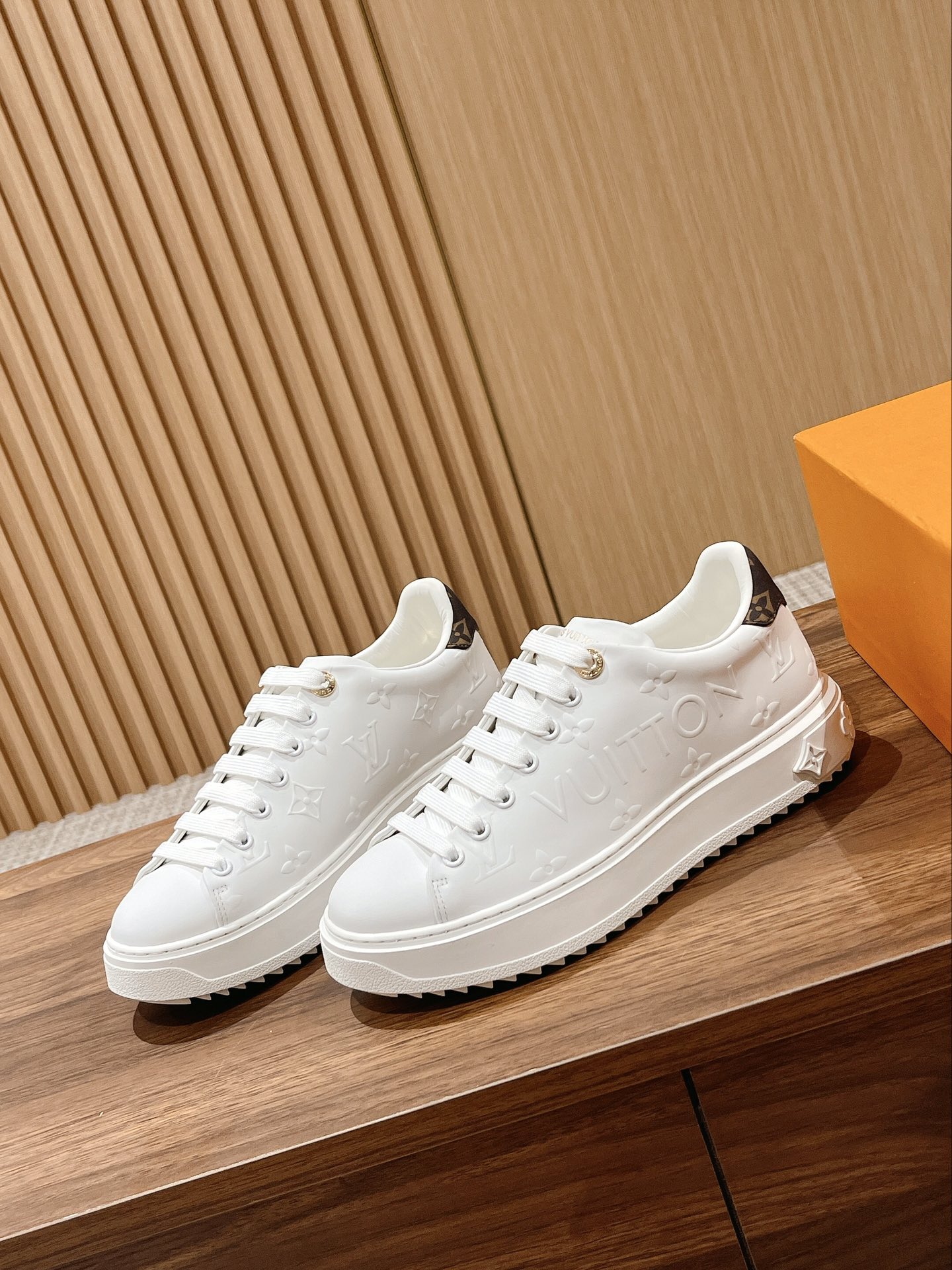 NIGO Louis Vuitton Time Out Women's Solid Color Letter Print Leather Low-Top Lace-Up Casual Shoes #nigo77748