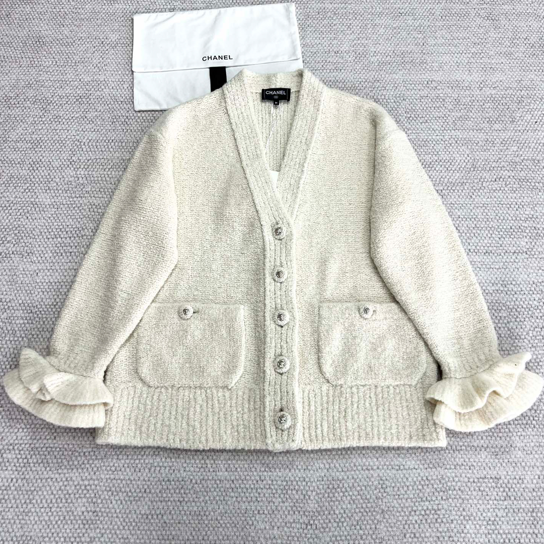 NIGO Chanel Women's Fall And Winter White Wool Single-breasted Knit Cardigan Fashionable And Elegant Straight Pants Suit Set Ngvp #nigo1988