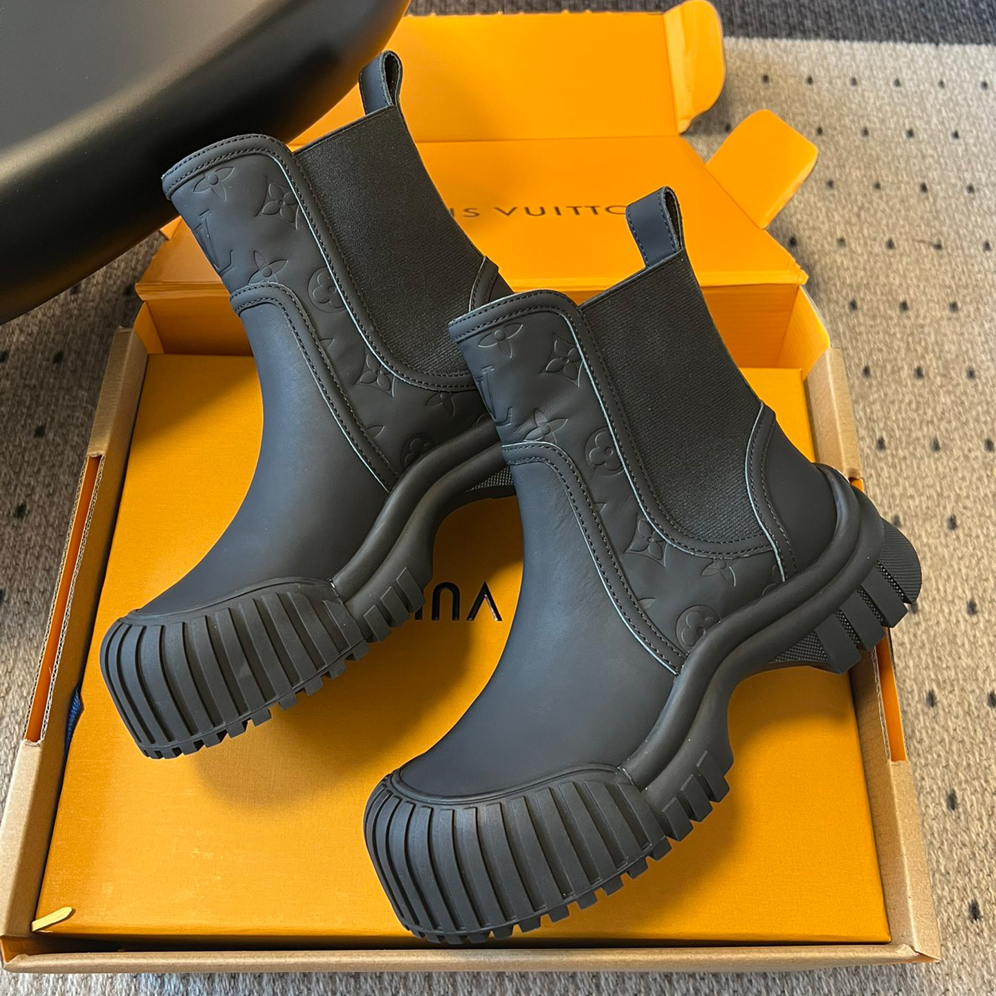 NIGO Louis Vuitton Ruby Women's Autumn And Winter Solid Color Round Toe Short Leather Classic Fashion Boots Shoes #nigo78118