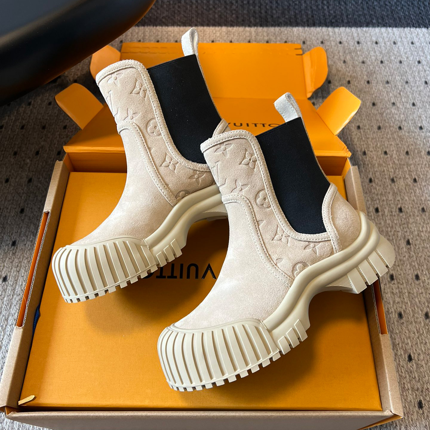 NIGO Louis Vuitton Women's Autumn/winter Solid Color Round Toe Short Boot With Thick Sole Suede Classic Fashion Boots Shoes #nigo78119