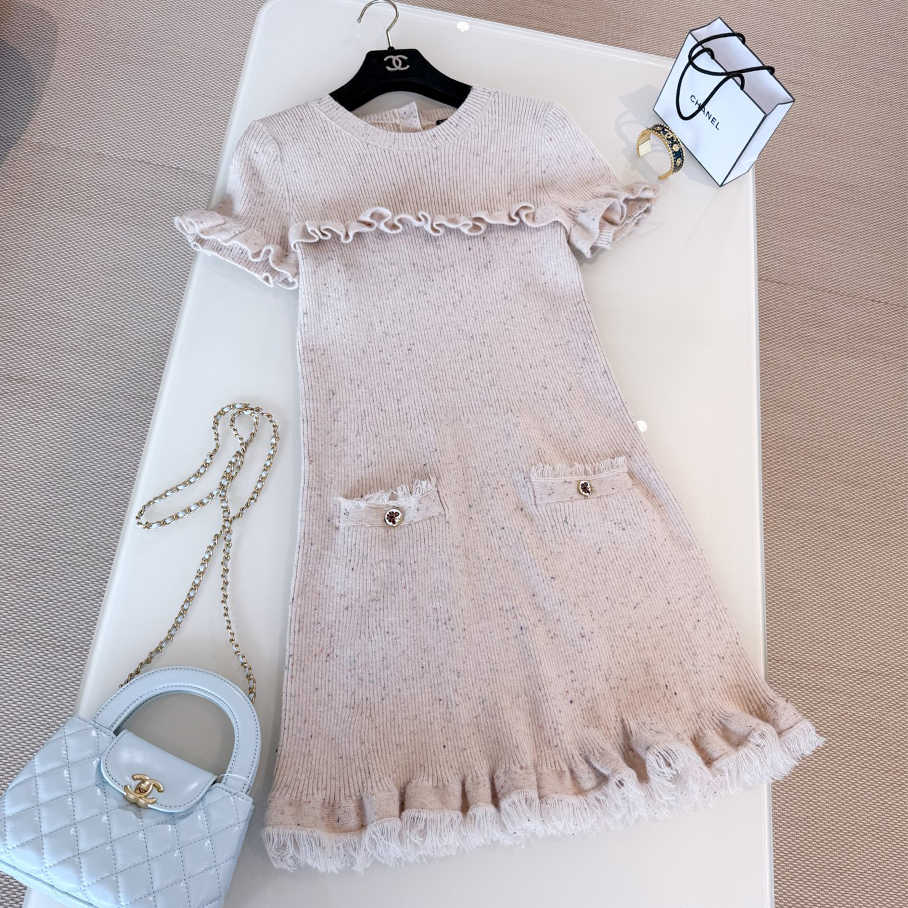 NIGO Chanel Métiers D'art Collection Women's Spring And Summer Ruffle Nude Gray Knit Dress Fashion Temperament Elegant Dresses Skirt Ngvp #nigo2223