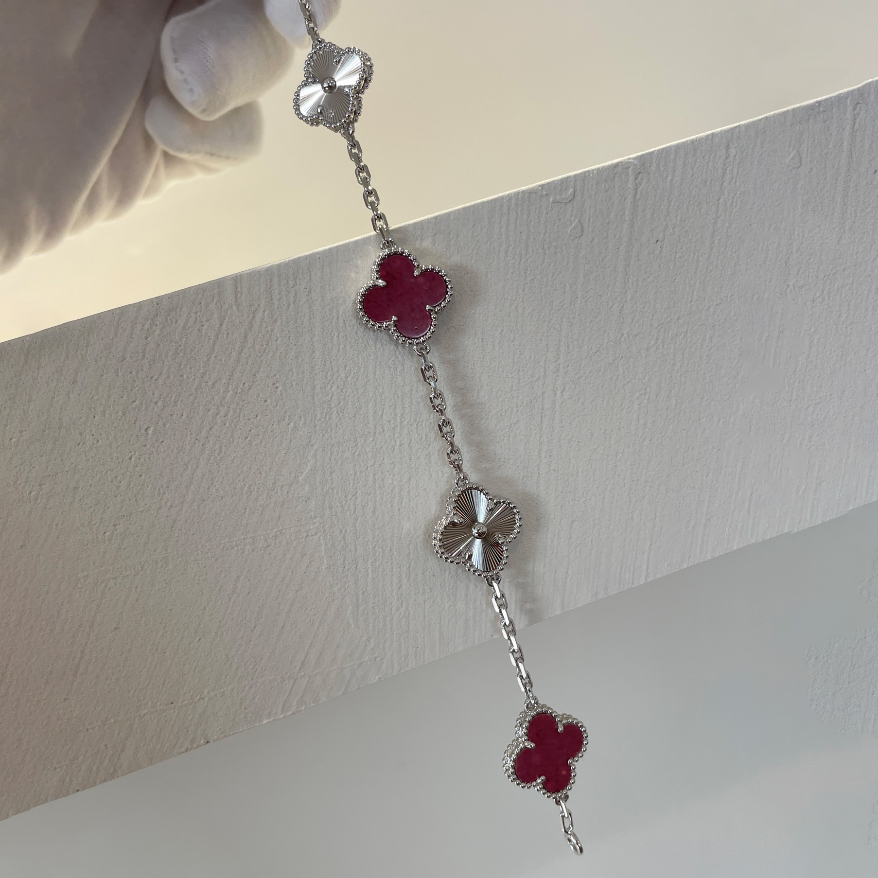 NIGO Van Cleef&Arpels Women's Classic Fashion Four Leaf Clover Pattern Color-blocked Bracelet Jewelry Accessory #nigo78139