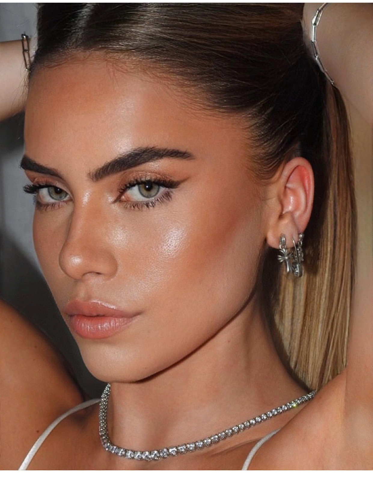 NIGO Chrome Hearts Men's And Women's Classic Cross Earrings Pendant Silver Fashion Accessories Stud Earrings Jewelry Accessories #nigo81358