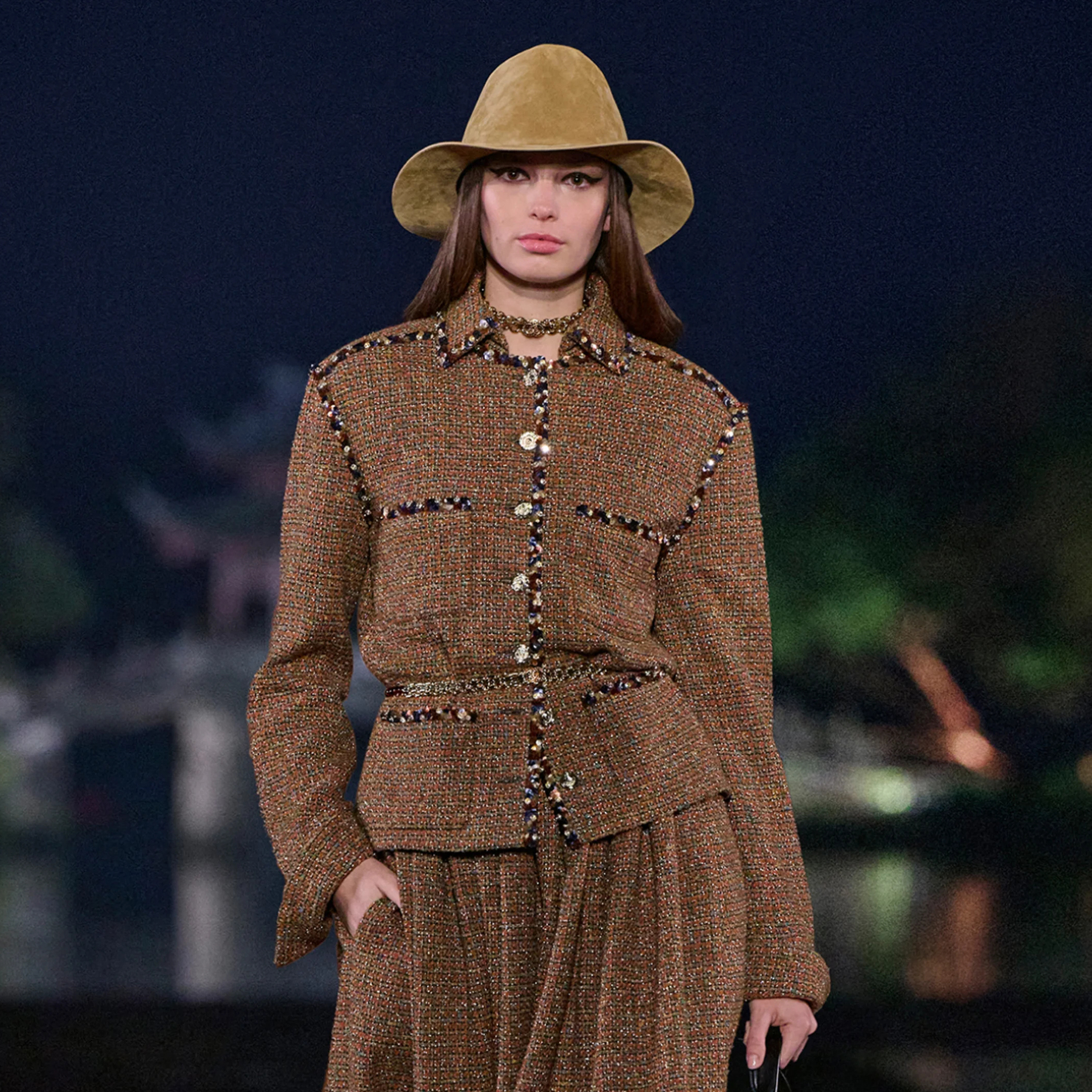 NIGO Chanel Women's Fall And Winter Golden Brown Belt Tweed Silhouette Jacket Sequins Beaded On The Button Luxury Retro Slim Jacket Ngvp #nigo2235