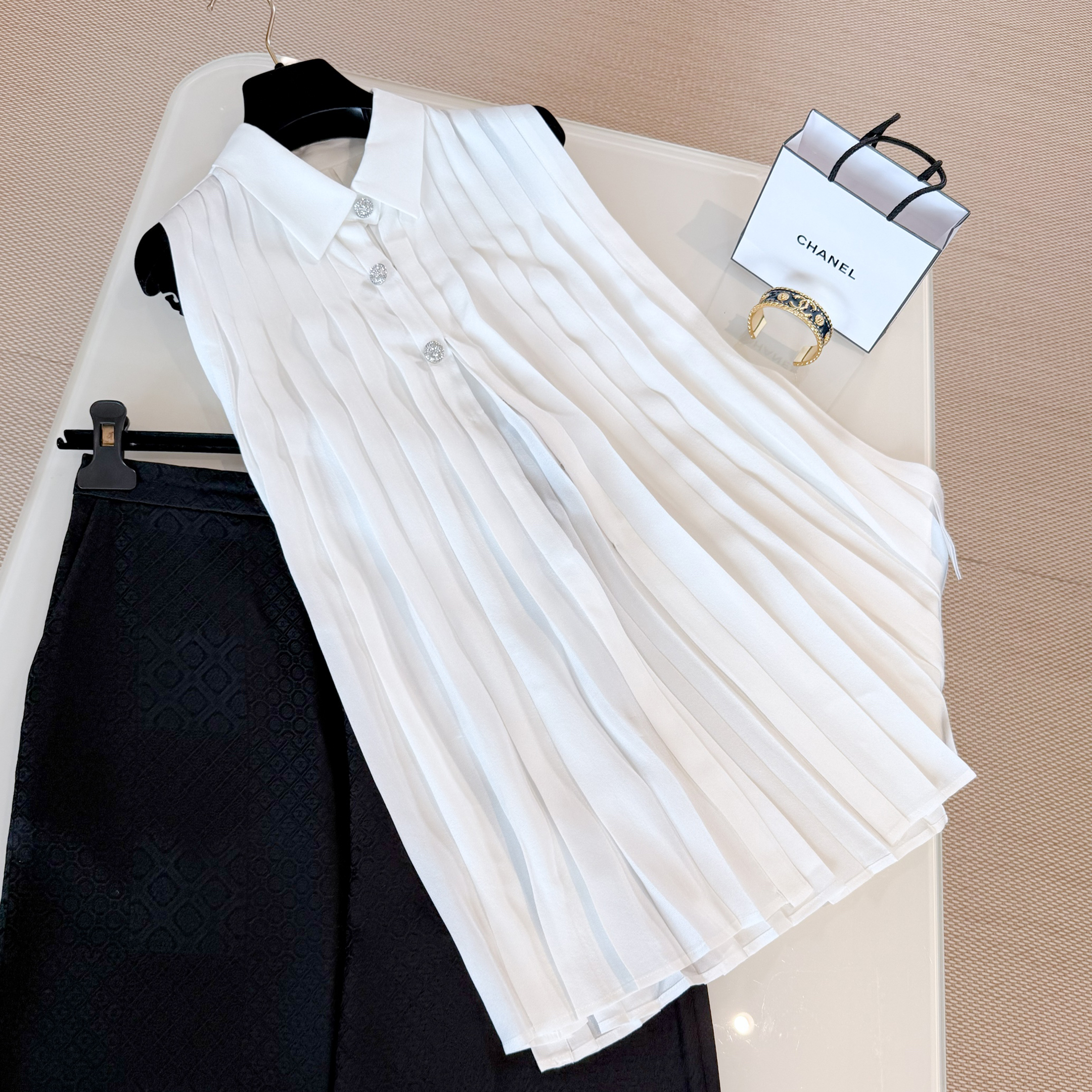 NIGO Chanel Women's Spring/Summer Cape Silk Slit Rhinestone Button Top Solid Color Lapel Sleeveless Shirt Ngvp #nigo2273