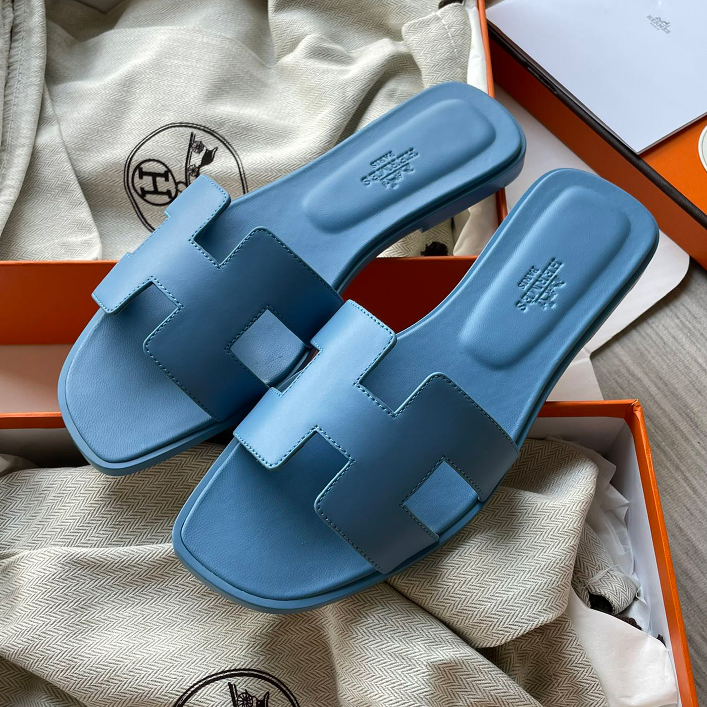 NIGO Hermes Oran Sandal Women's Summer Fashion Casual Solid Color Leather Slip On Sandals  Mid Heel And Flat Shoes #nigo78338