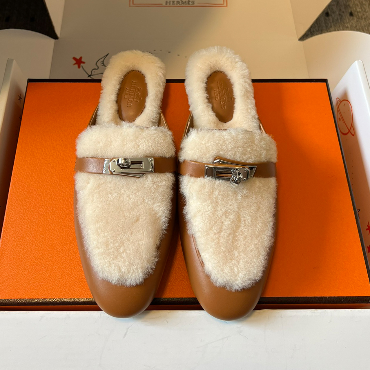 NIGO Hermes Women's Winter Head-Covering Half-Support Shoes Casual Solid Color Oz Flat Mule Slippers #nigo81518