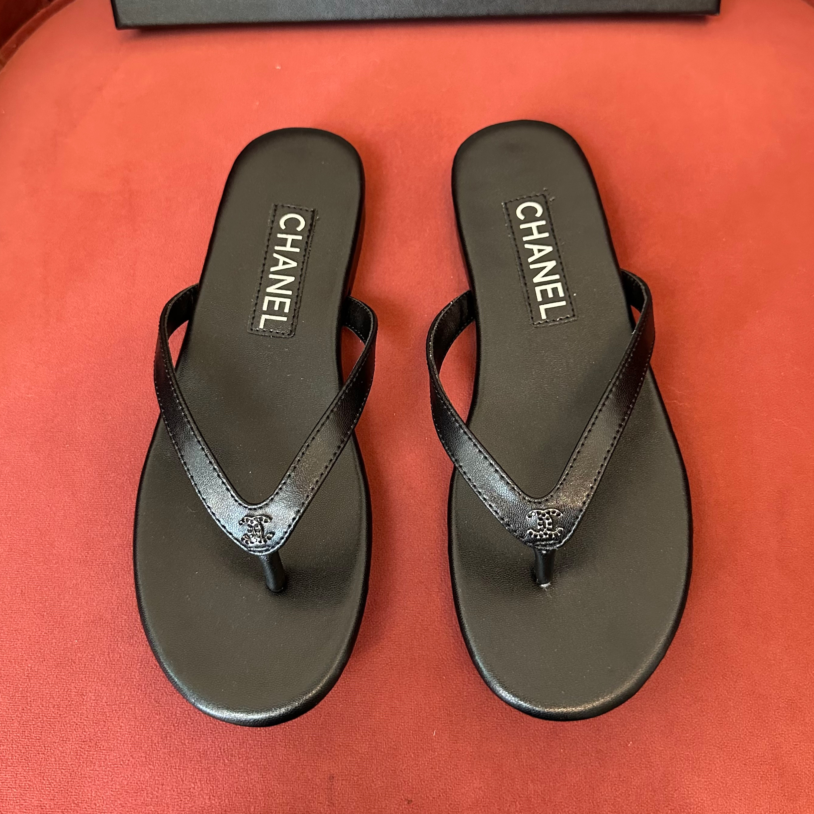 NIGO Chanel Women's Summer Fashion Casual Simple Round Toe Open Toe Leather Thong Sandals Shoes #nigo78433