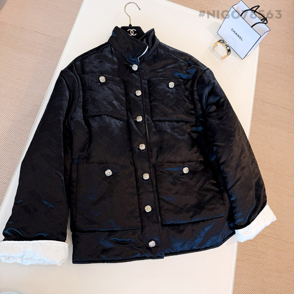 NIGO Chanel Métiers D’art Women's Fall/Winter Fashion Classic Subtle Jacquard Vertical Button Silk Cotton Blend Coat Round Neck Jacquard Jacket #nigo78563