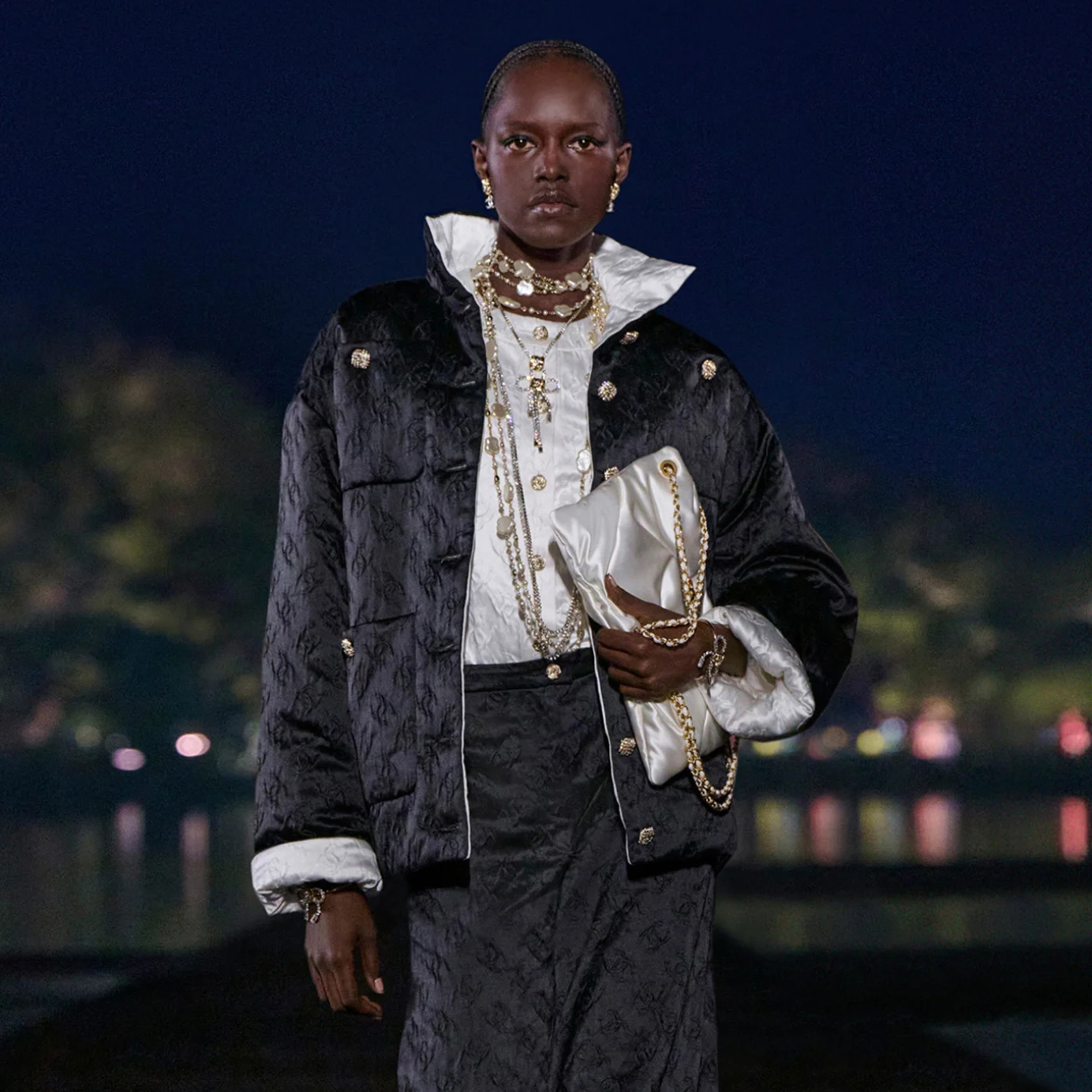 NIGO Chanel Métiers D’art Women's Fall/Winter Fashion Classic Subtle Jacquard Vertical Button Silk Cotton Blend Coat Round Neck Jacquard Jacket #nigo78563