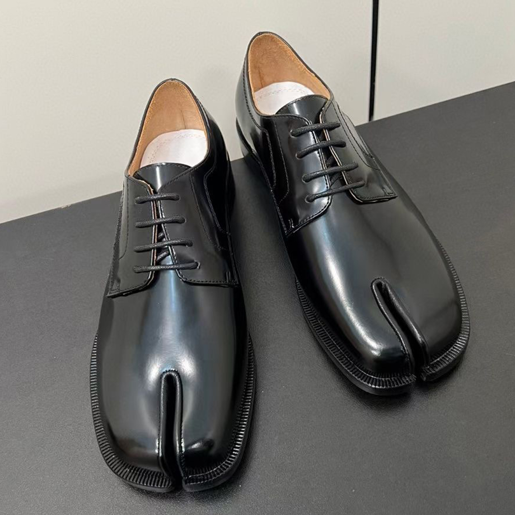 NIGO Maison Margiela Tabi Lace-ups Women's Men's Fall And Winter Luxury Black Leather Lace-up Casual Shoes Matte Glossy Leather Low-heeled Leather Shoes #nigo816719