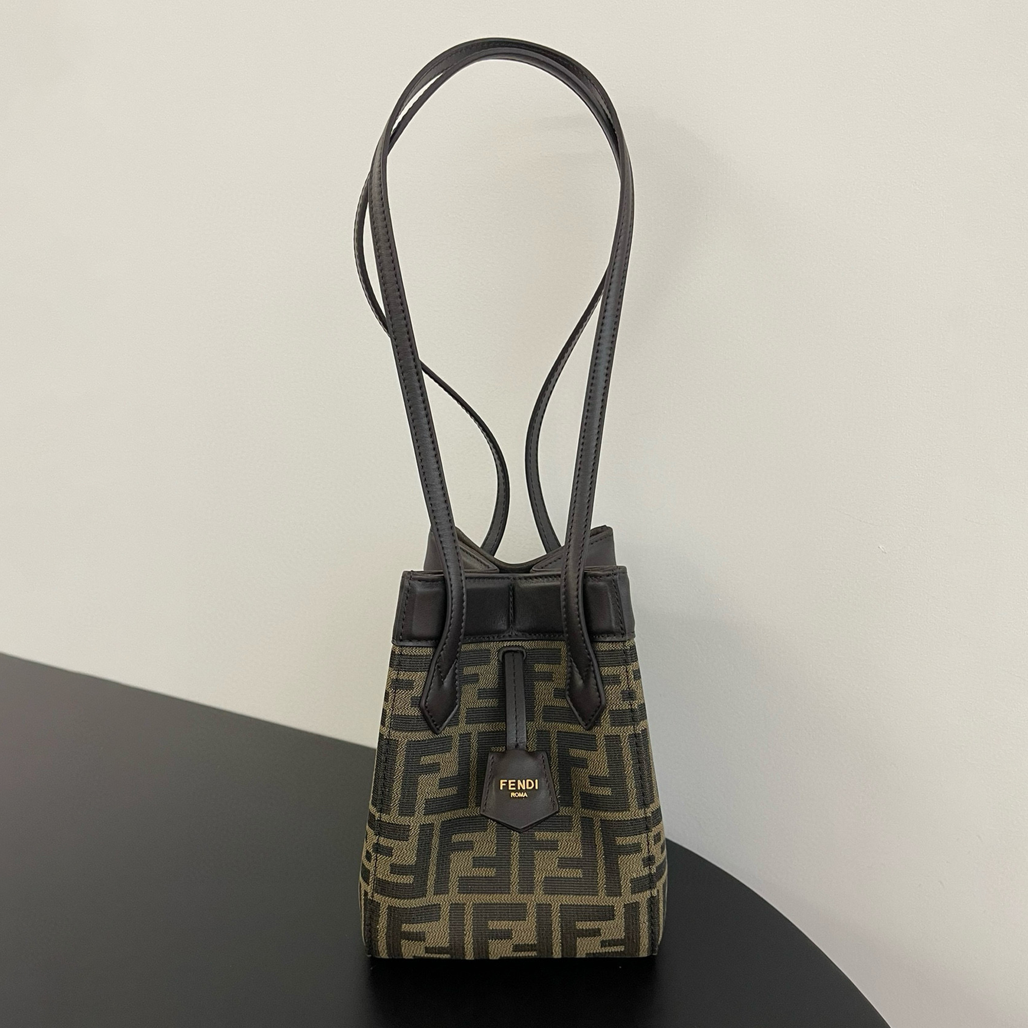 NIGO Fendi Origami Medium Handbag Brown FF Jacquard Fabric Handbag Women's Luxury Trend Clutch Temperament Fashion Bag Bags 8BS083AFPMF1GL7  #nigo81635