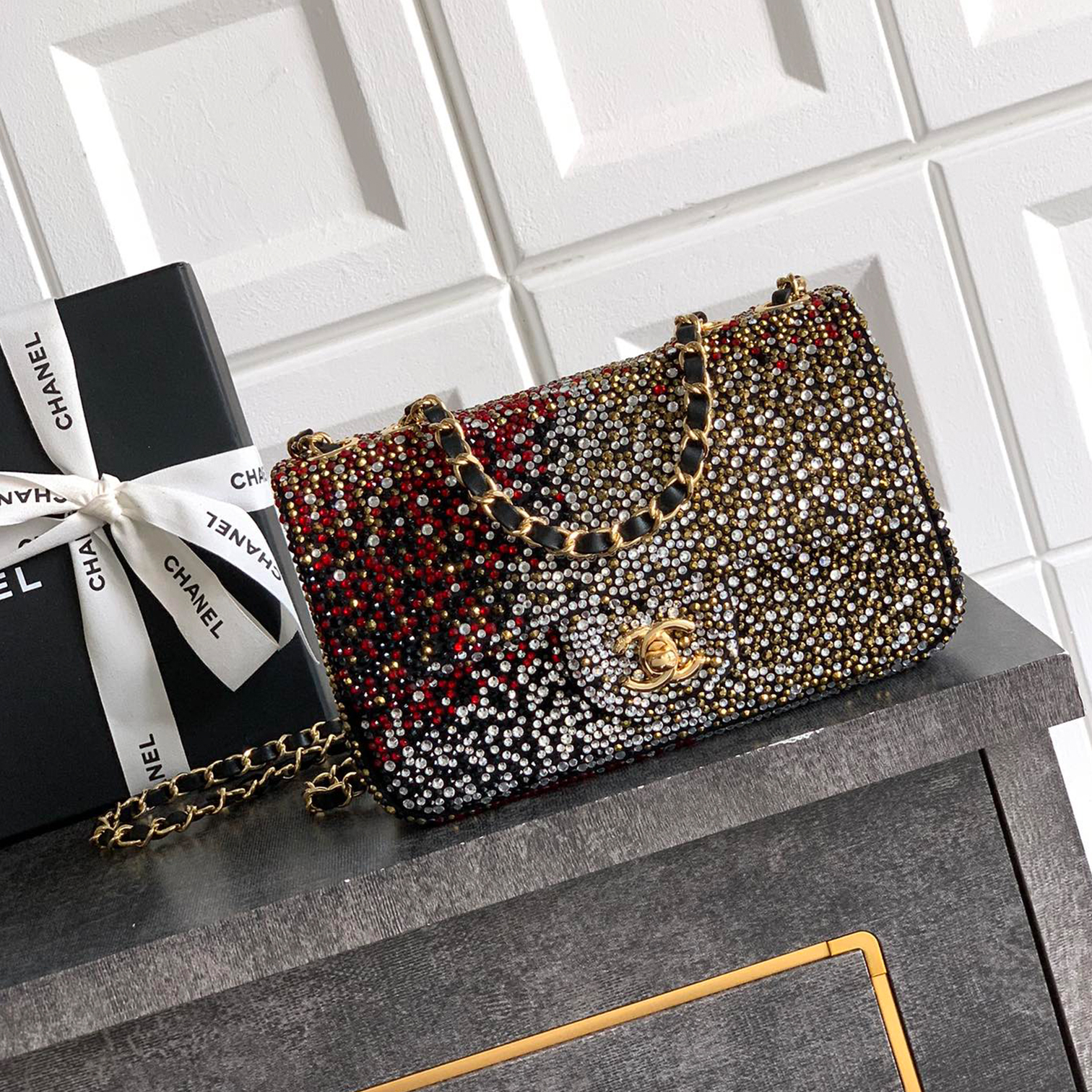 NIGO Chanel Women's Full-Diamond Logo Single-Shoulder Crossbody Bag Casual Solid-Color Chain-Strap Flip-Top Rotating Closure Handbag Bag Bags #nigo81562