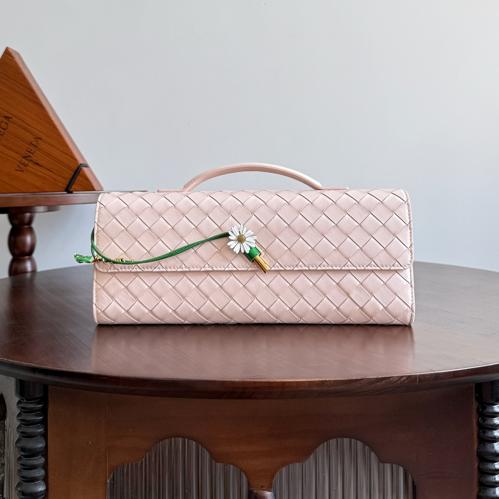 NIGO Bottega Veneta Andiamo Women's Fashion Classic Solid Color Knitted Daisy Adorned Clutch Tote Handbag Bag Bags 836810V4SCH5969 #nigo78926