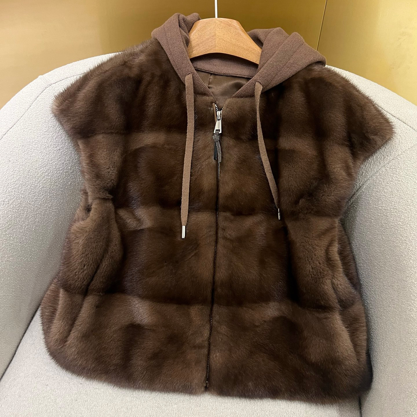 NIGO Brunello Cucinelli Women's Fall/Winter Wool Cashmere Knit Solid Color Zipper Drawstring Full-Length Mink Hooded Vest Ngvp #nigo2518