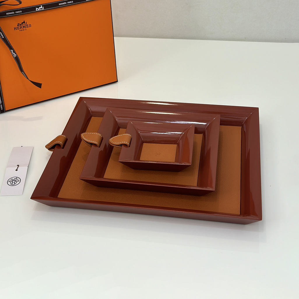 NIGO Hermes Atrium Classic Square Tray Set of Three in Natural Oak and Calfskin Leather Home Decor  Household items Accessories #nigo79132