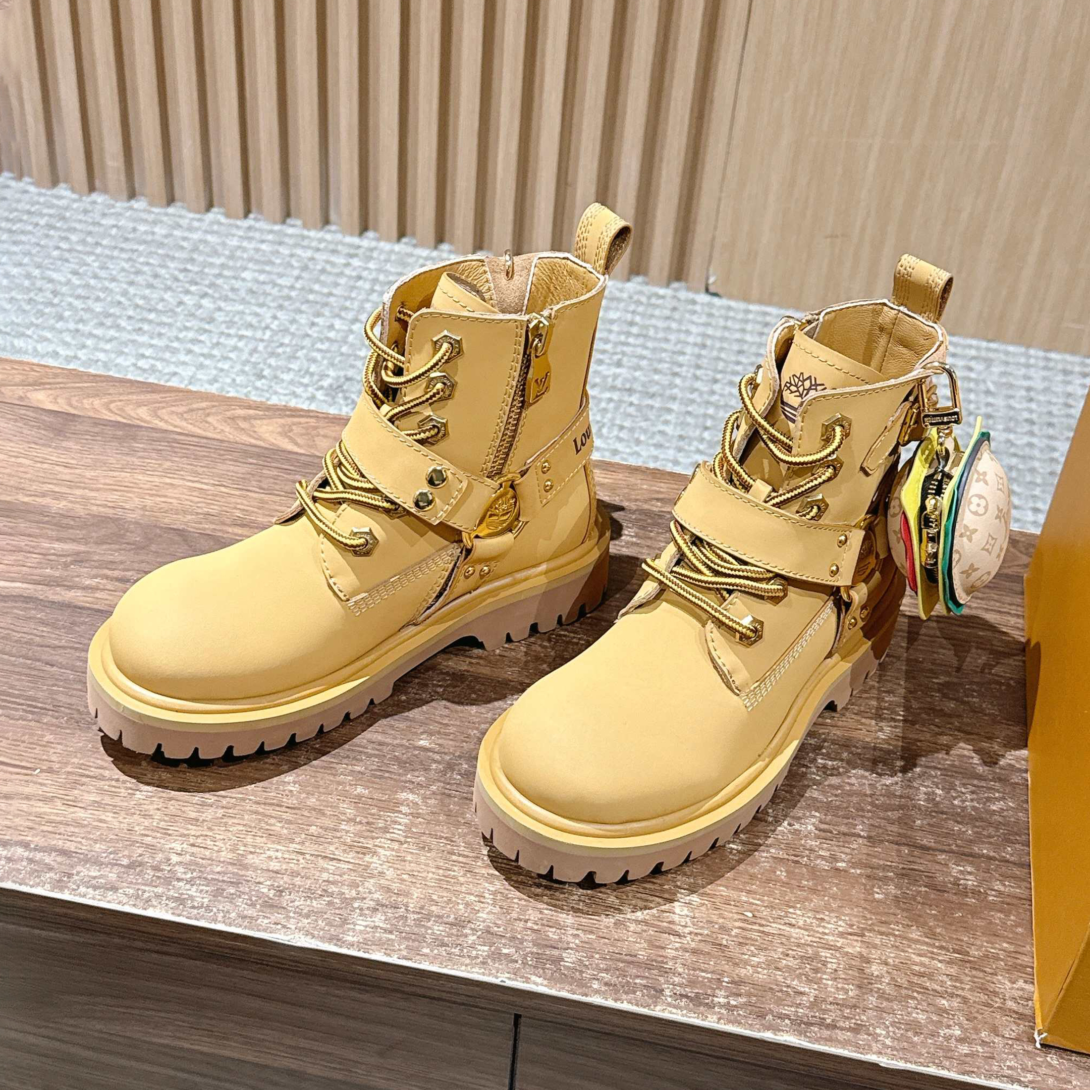 NIGO Louis Vuitton x Timberland Men's & Women's Fall/Winter Leather Motorcycle Ankle Boots With Hamburger Bag Detail Solid Color Lace-Up Casual Shoes Ngvp #nigo2529