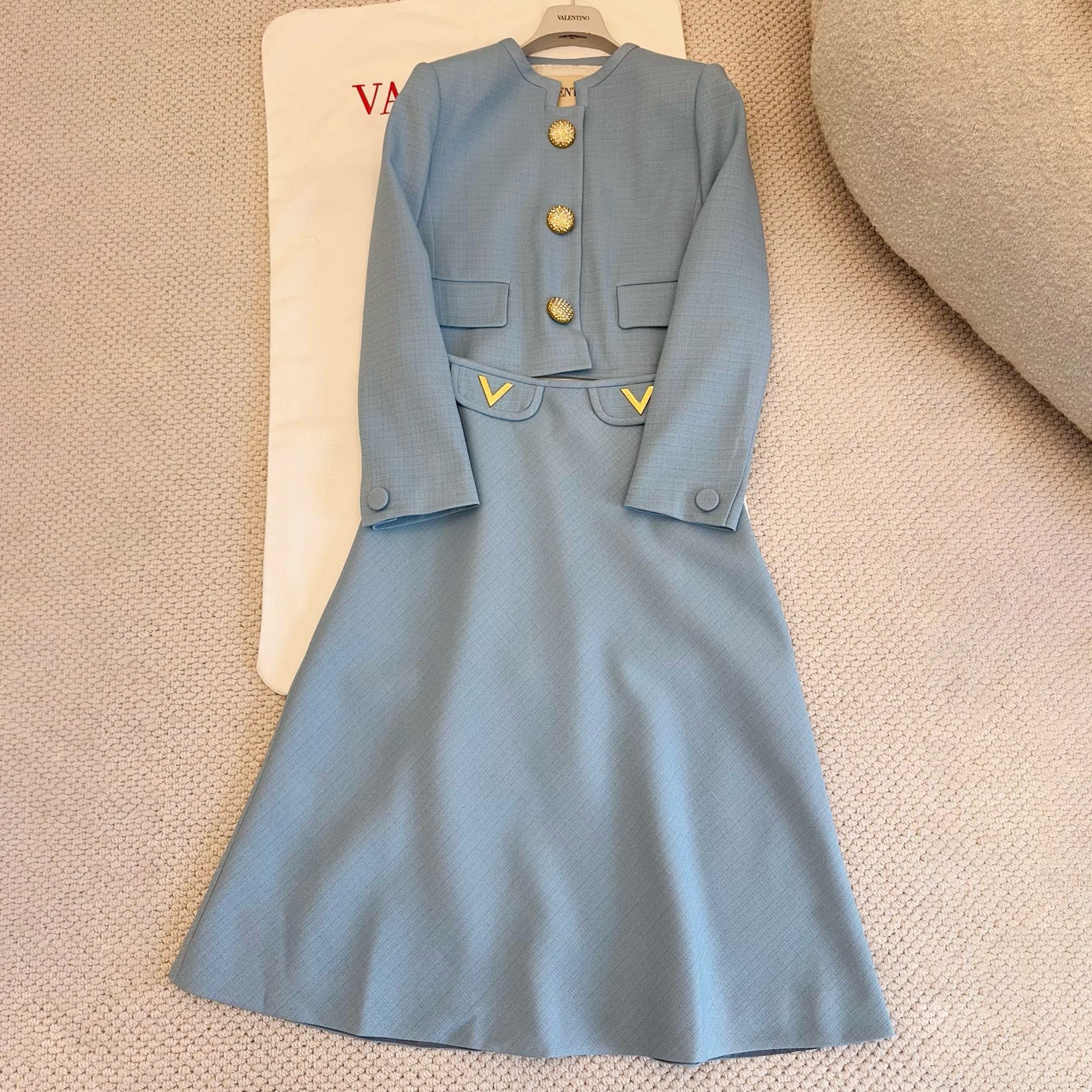 NIGO Valentino Women's Fall/winter Fashion Minimalist Classic Crew Neck Solid Color Single Button Short Jacket Classic Minimalist V-shaped Button Design Skirt Suit Set #nigo79194