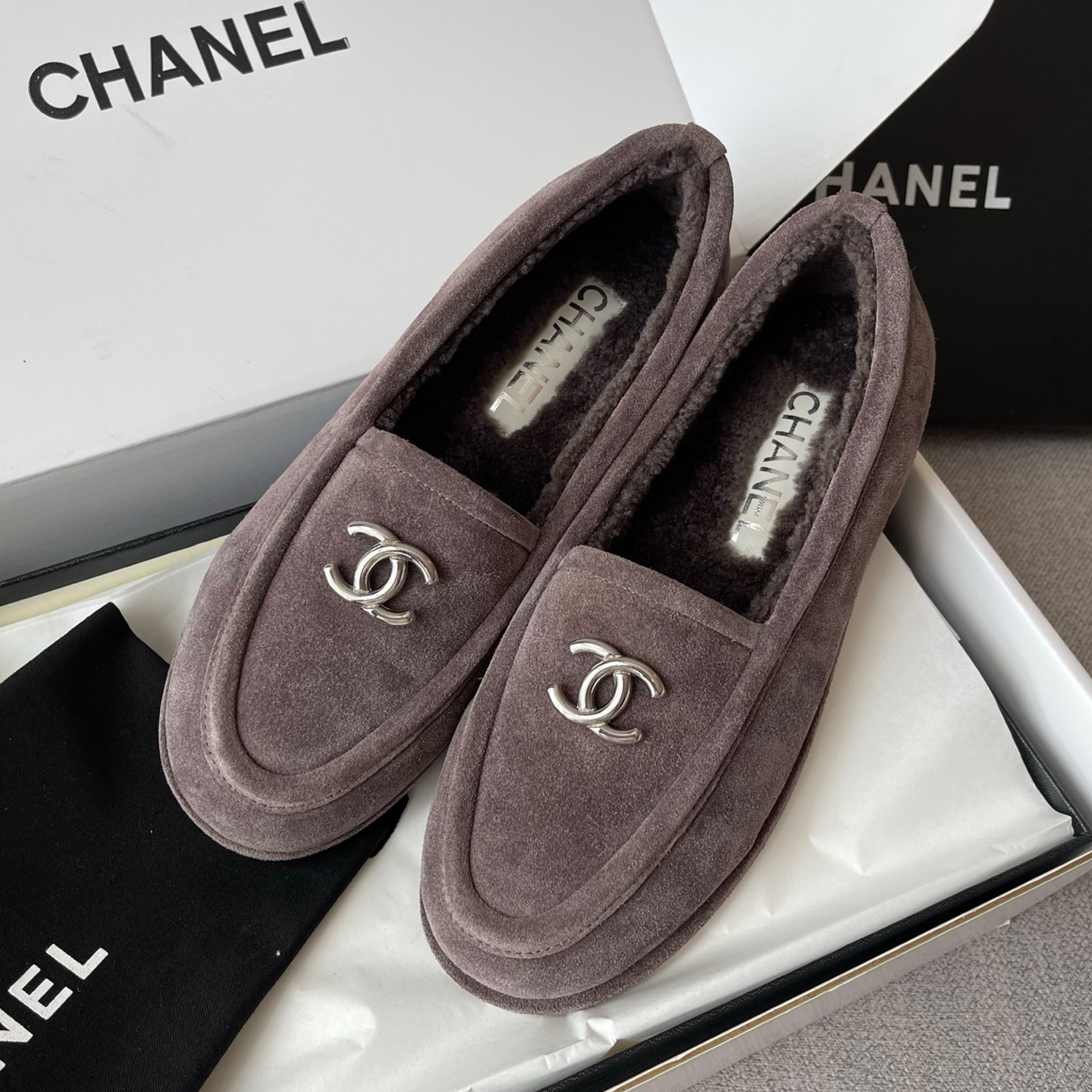 NIGO Chanel Women's Fall/Winter Logo Suede Solid-Color Round-Toe Low-Top Loafers Casual Flats Shoes #nigo81589