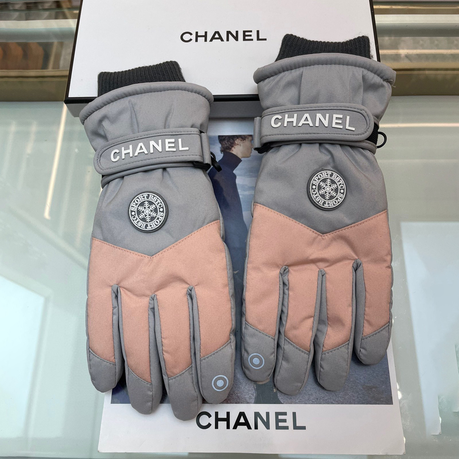 NIGO Chanel Women's Winter Fashion Classic Color Blocked Warm Ski Gloves Accessories #nigo79233