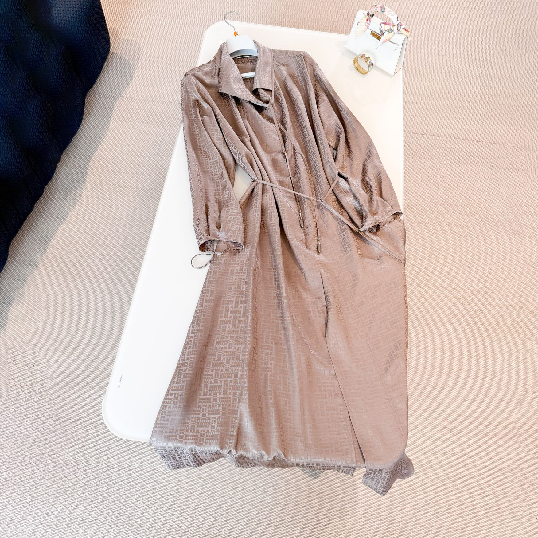 NIGO Hermes Women's Spring/Summer Fashion Classic V Neck Long Sleeve Single Button Satin Jacquard Two Tone Silk Dress #nigo79249