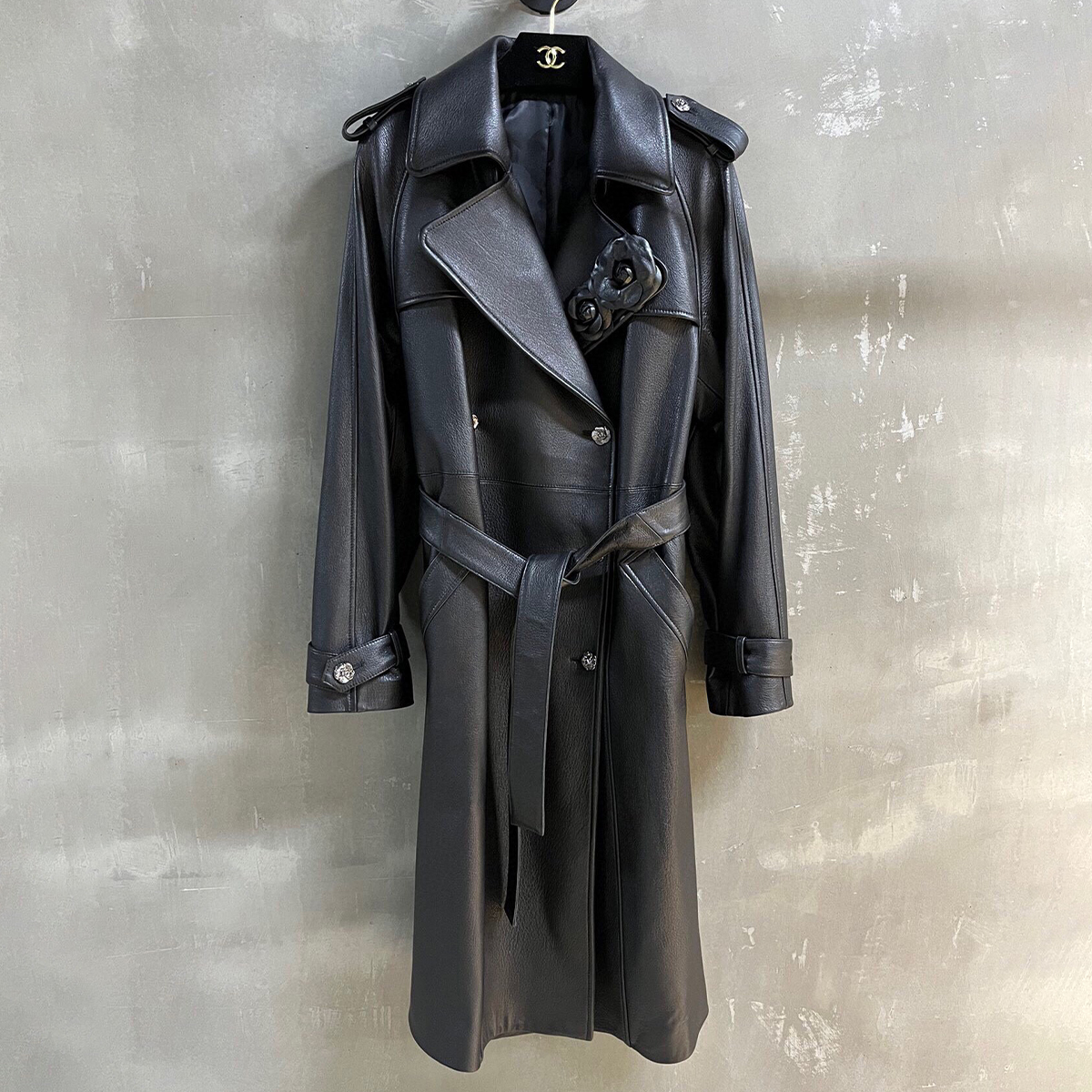 NIGO Chanel Women's Fall/Winter Vintage-Inspired Fashion Camellia Solid-Color Leather Collar Tie-Front Coat Jacket Ngvp #nigo2581