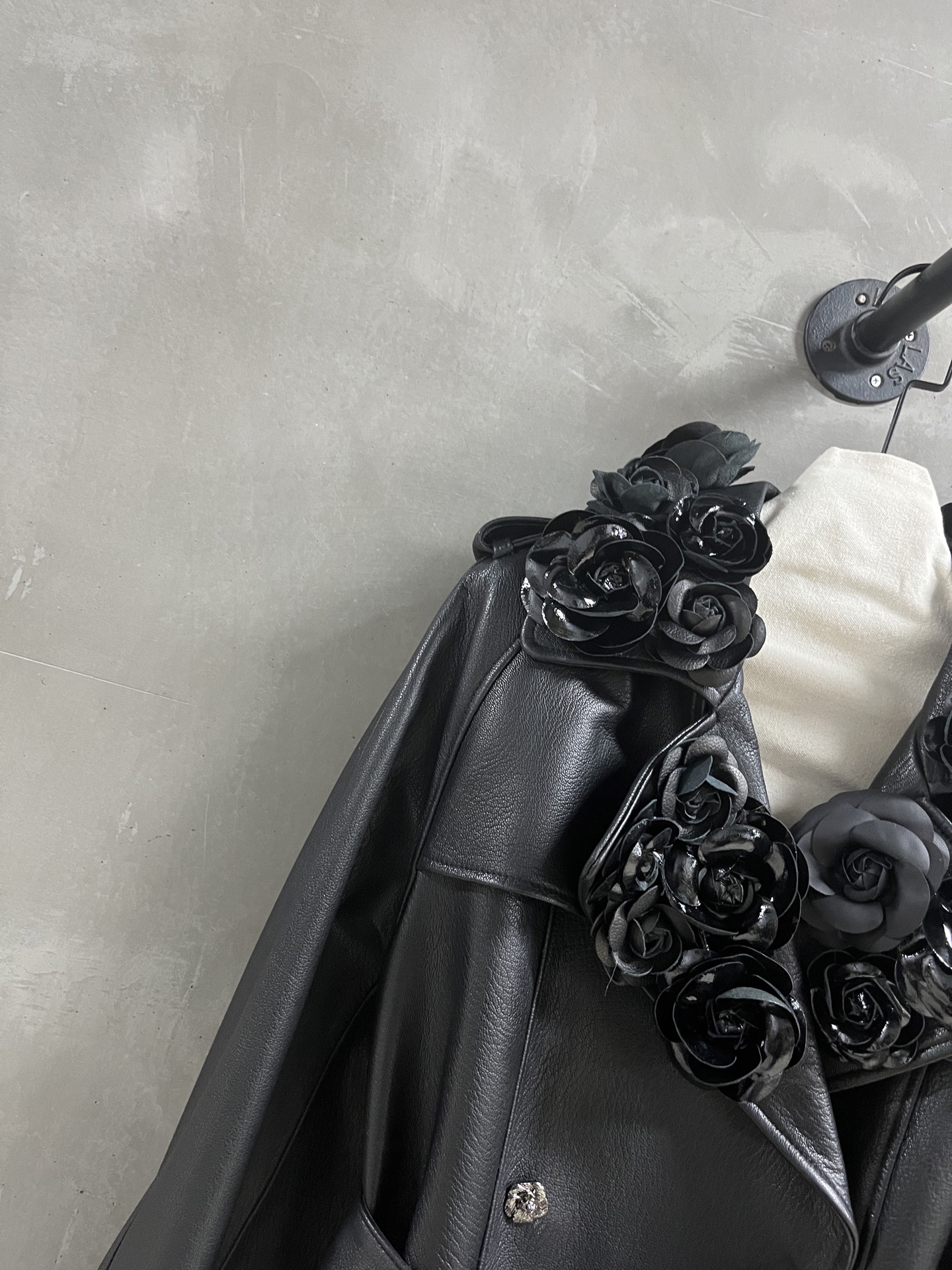 NIGO Chanel Women's Camellia Lapel Autumn/Winter Fashion Tie-Front Turkish Deer-Print Leather Jacket Ngvp #nigo2583