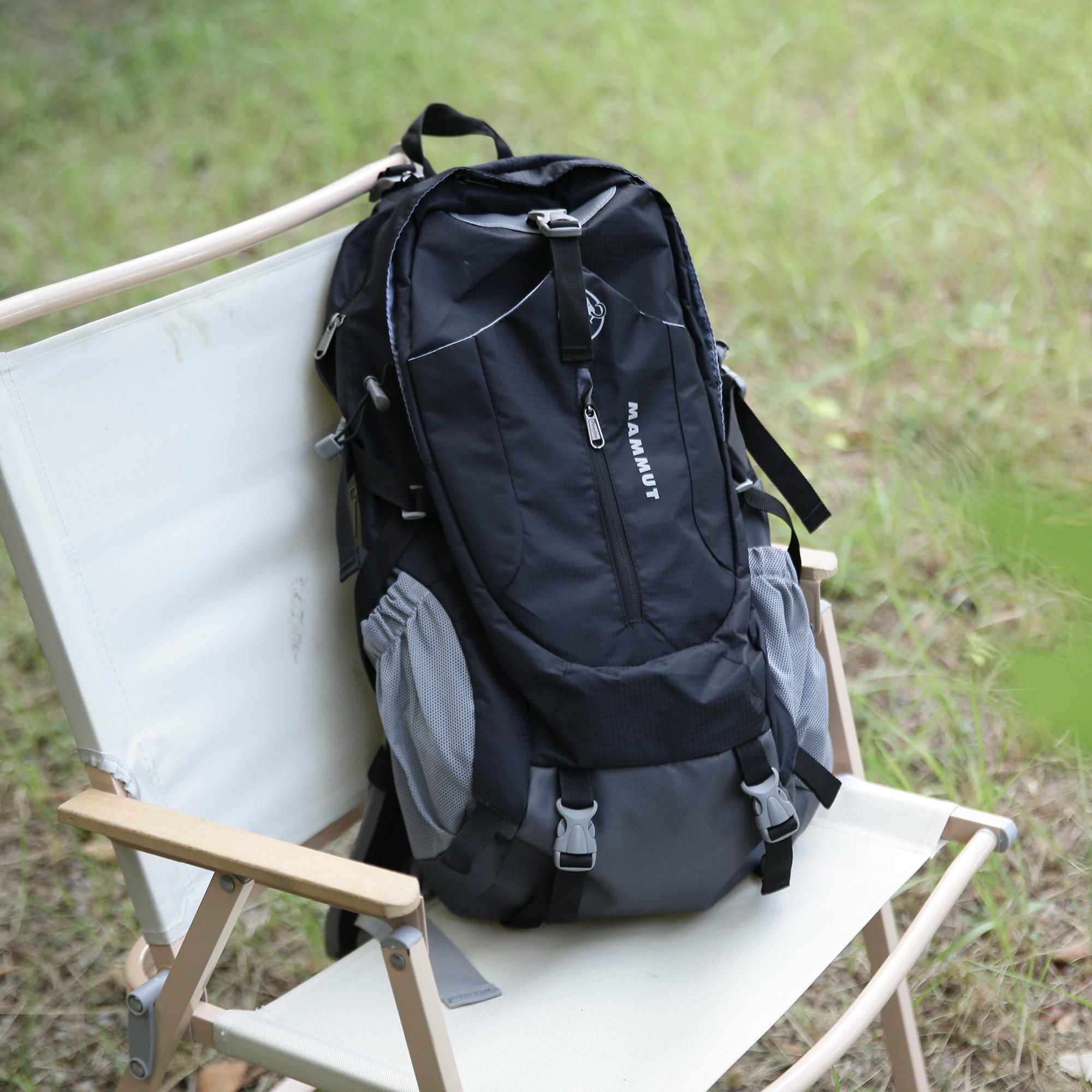 NIGO MAMMUT Men's And Women's Fashion Casual Zipper Adjustable Shoulder Straps Large Capacity 3d Pressure Relieving Back Panel Leisure Fitness Backpack Hiking Bag Sports Backpack Outdoor Backpack Bag Bags #nigo79268