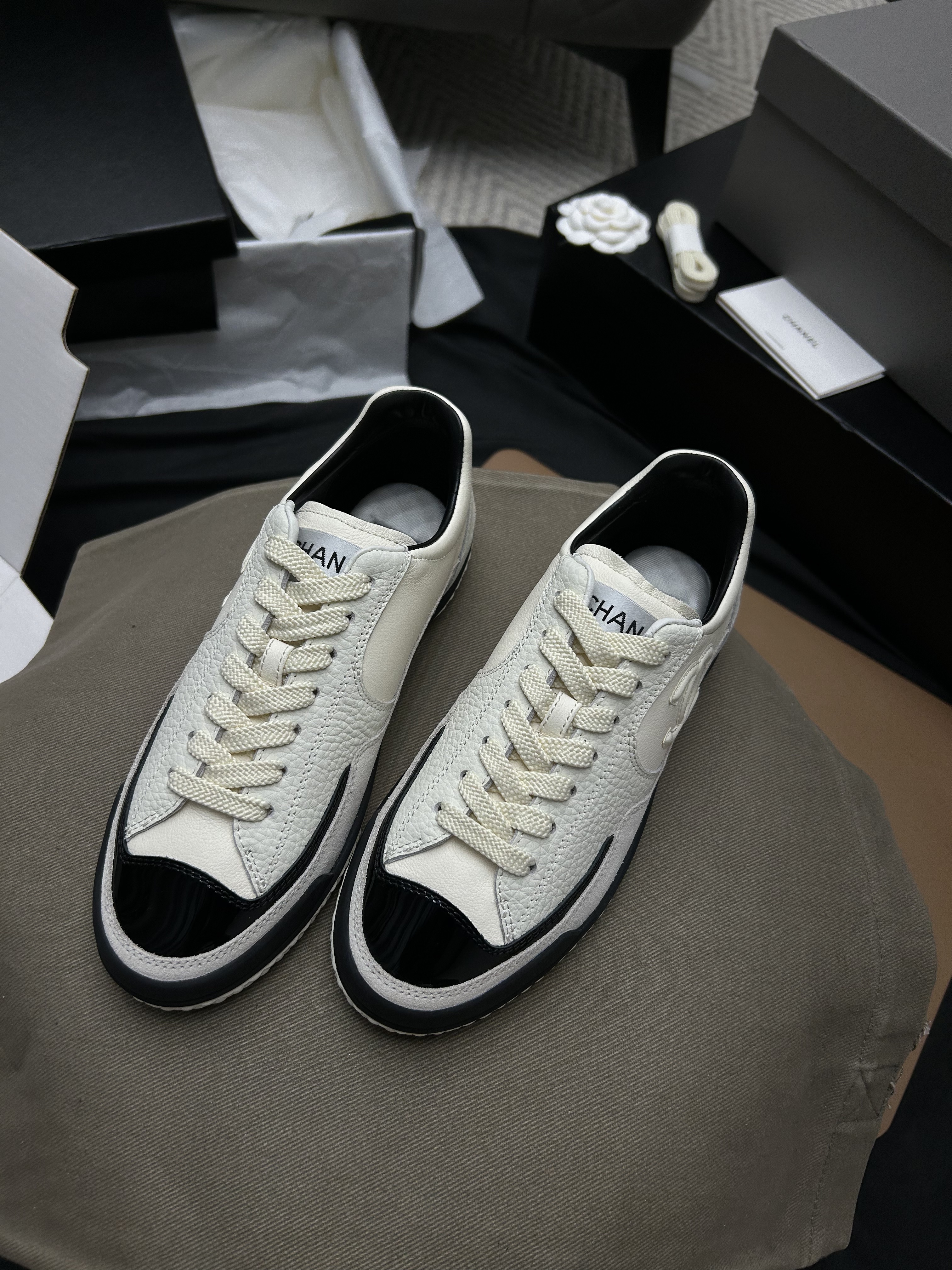 NIGO Chanel Women's Spring/Fall Fashion Casual Round Toe Lace Up Two Tone Flat Low Top Lychee Grain Cowhide Patent Leather Slip On Sneakers Shoes #nigo79295