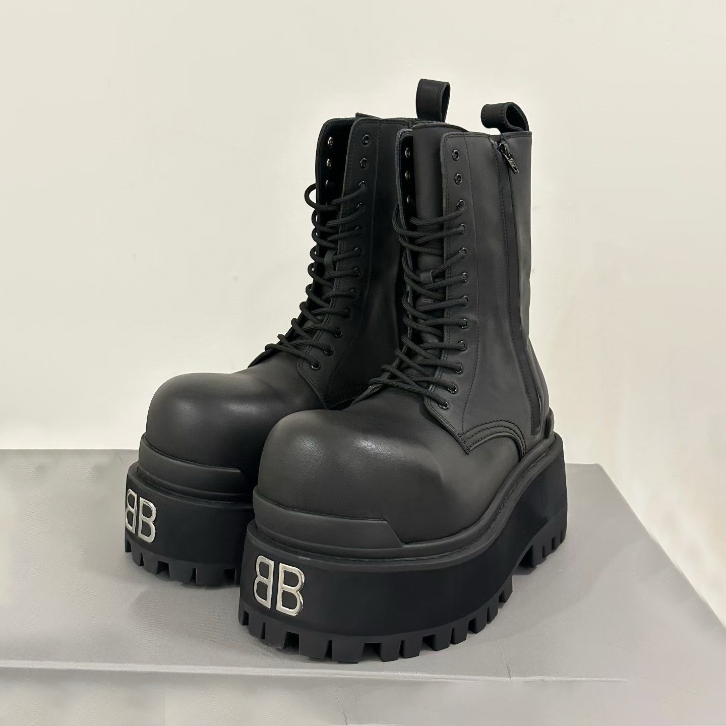 NIGO Balenciaga Men's And Women's Fall/winter Fashion Casual Round Toe Sleeveless Zipper Lace Up Thick Sole Martin Boots Short Boots Shoes #nigo79318
