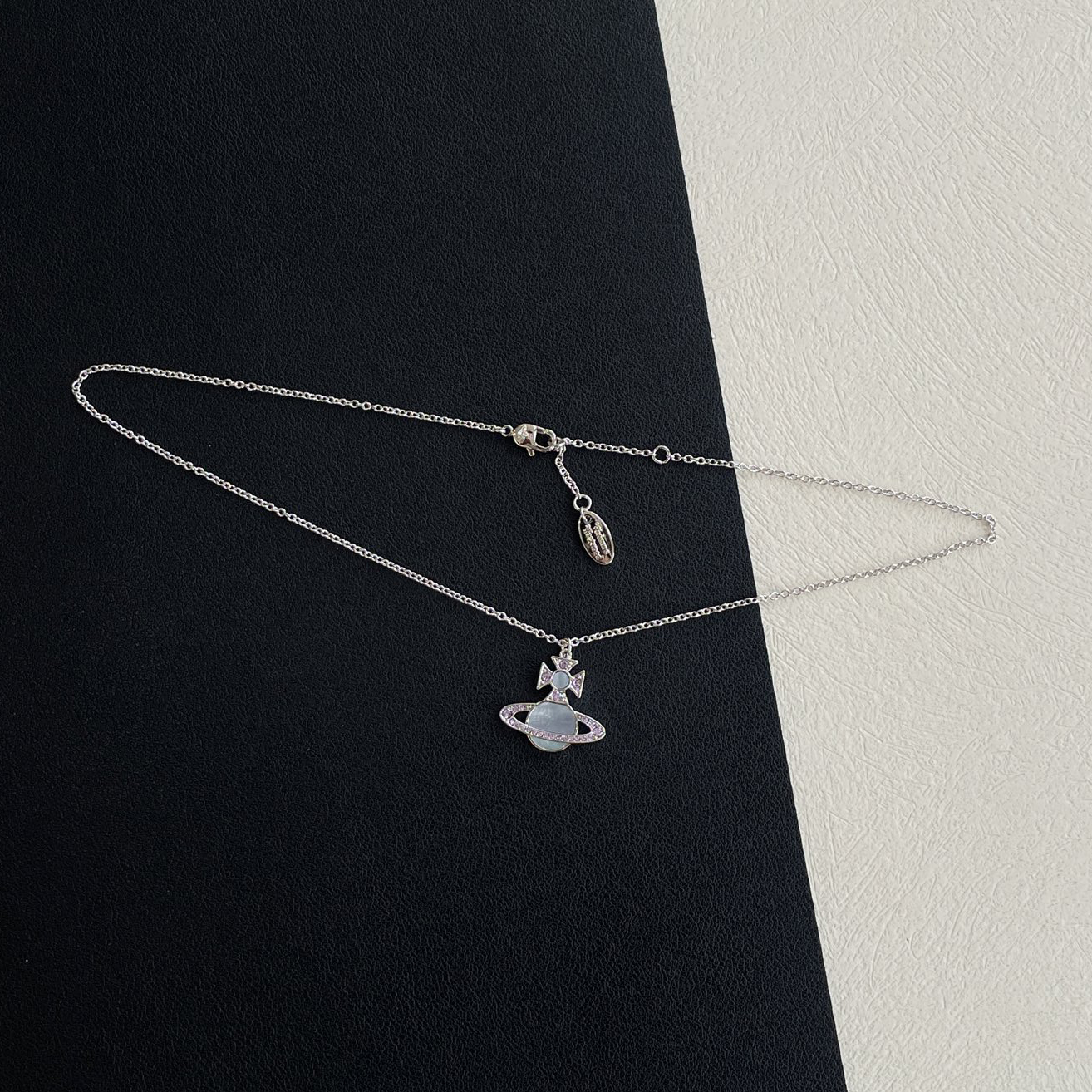 NIGO Vivienne Westwood Women's Fashion Classic Diamond Studded Saturn Mother Of Pearl Necklace Jewelry Accessories #nigo79393