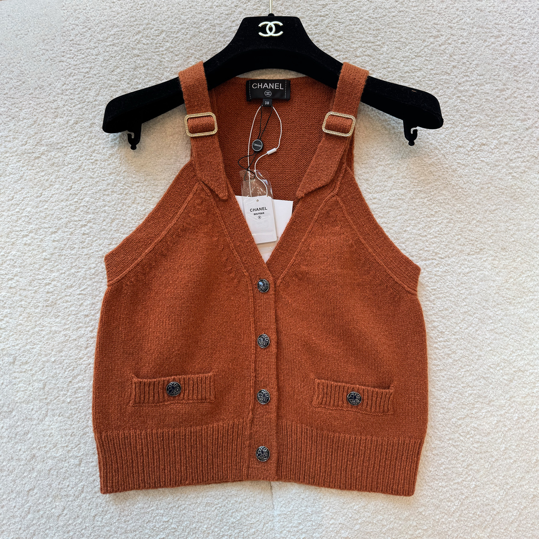 NIGO Chanel Women's Knitted Buckle Slim Vest Spring And Summer Fashion Temperament Elegant Delicate Button Undershirt Tops  Ngvp #nigo2645