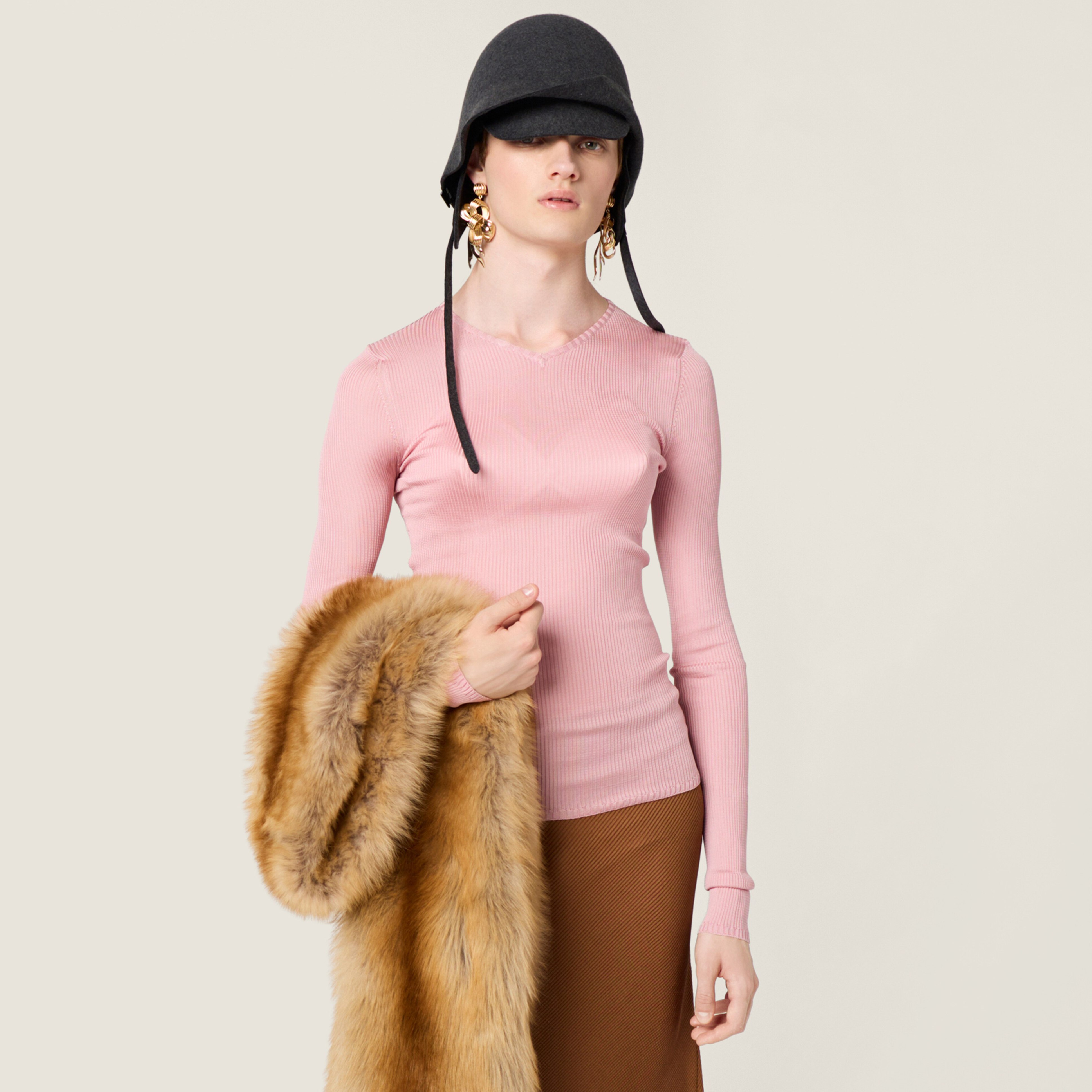NIGO MiuMiu Women's Fall/Winter Fashion Casual Solid Color V Neck Slim Fit Long Sleeve Knit Sweater #nigo79528