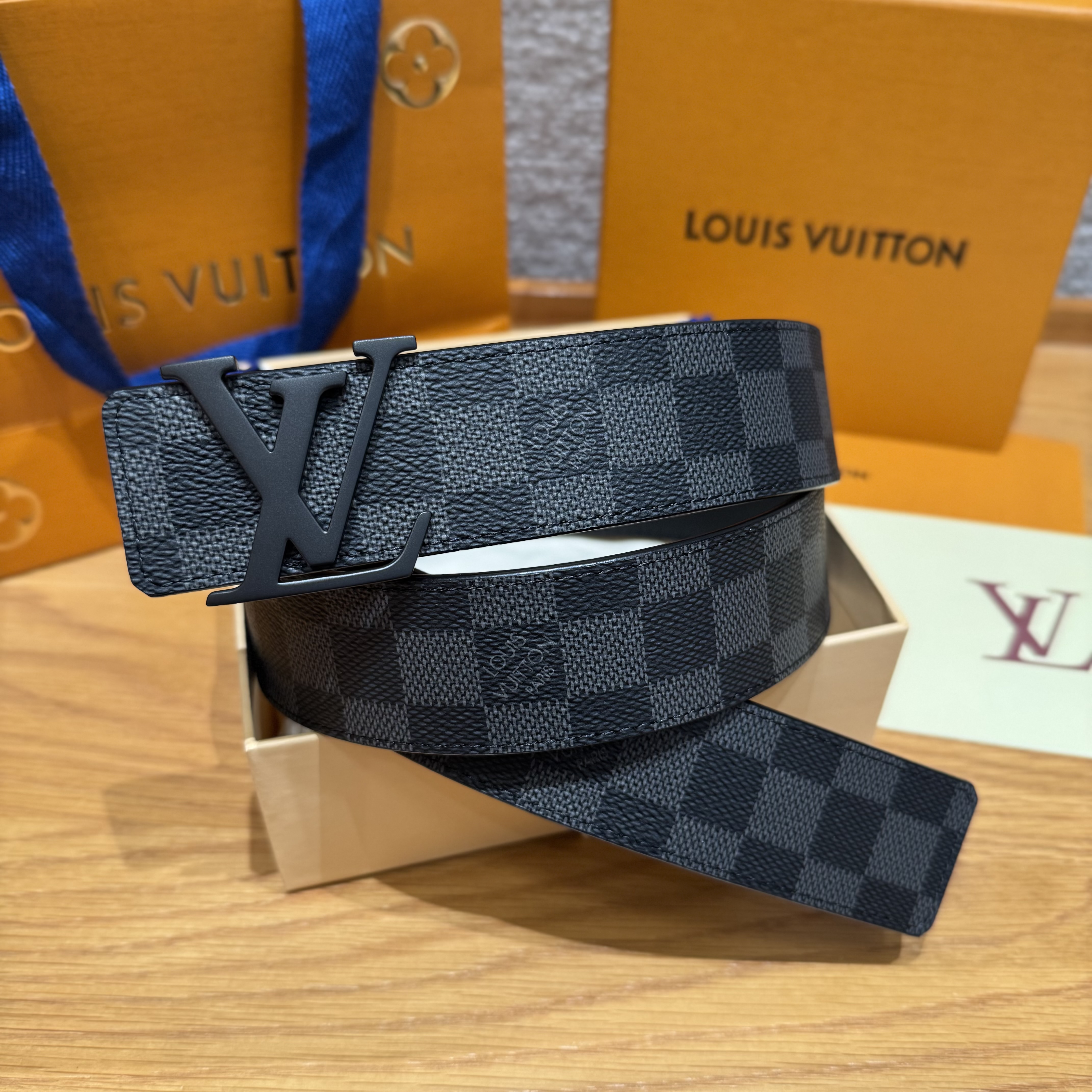 Louis Vuitton Lv Men's Belt Reversible Belt Damoflage Pattern Leather Double Sided 40mm Belt  #315416