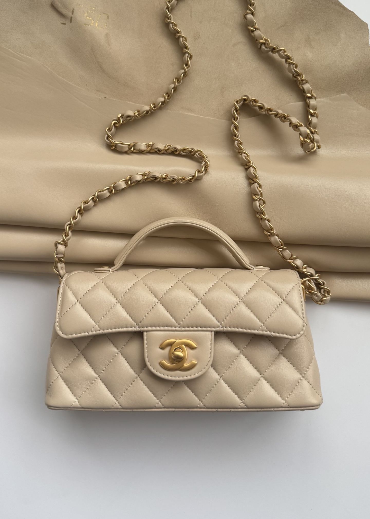 NIGO Chanel Women's Horizontal Trumpet Apricot Kelly Bag Lambskin Apricot Antique Gold Buckle Shoulder Crossbody Handbag #nigo332359