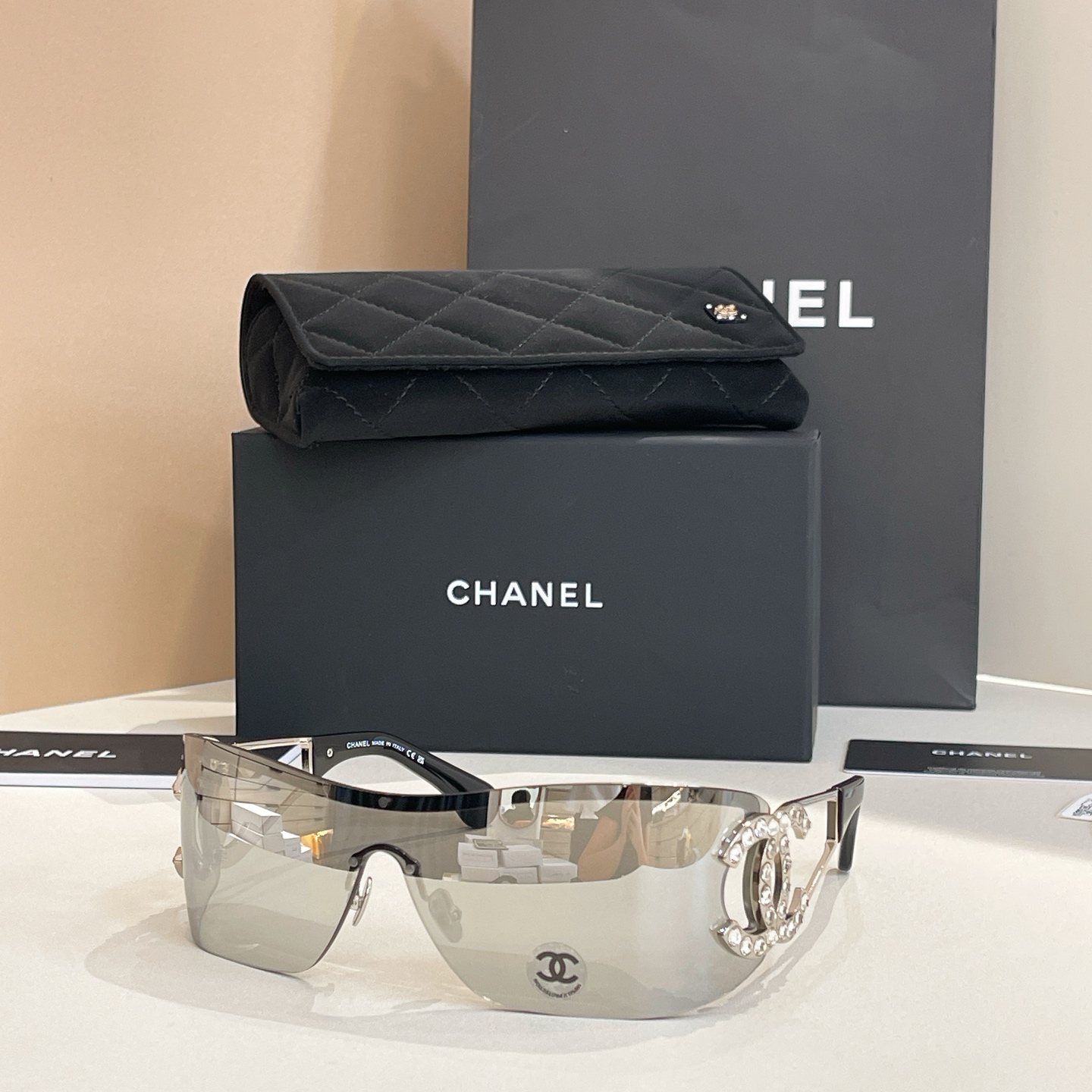 NIGO CHANEL Women's and Men's Sunglasses Goggles And Rhinestones Vintage Eyewear Metal Heart Diamonds One Piece Rimless Aviator Sunglasses #nigo332597
