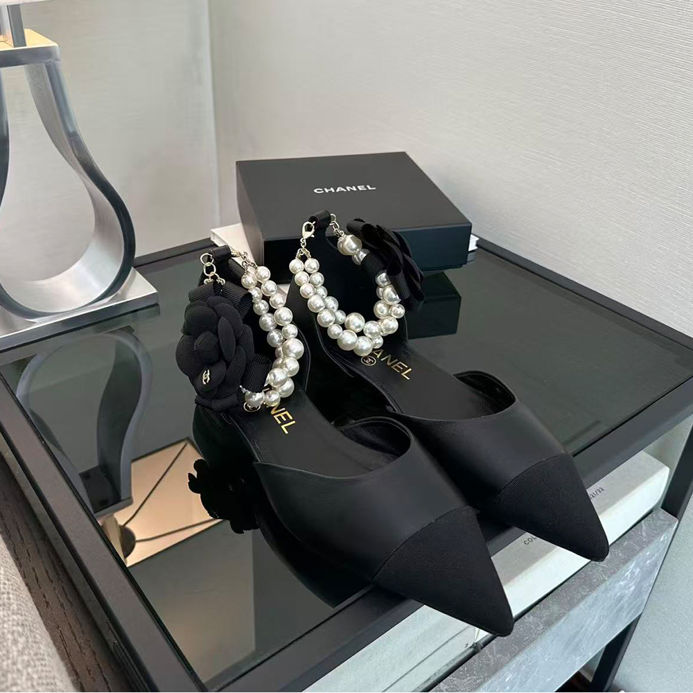 NIGO Chanel 25K Genuine Leather Pointed Toe Flat Shoes Pearl Chain Fashionable and Comfortable Color Block Women's Shoes #nigo332404