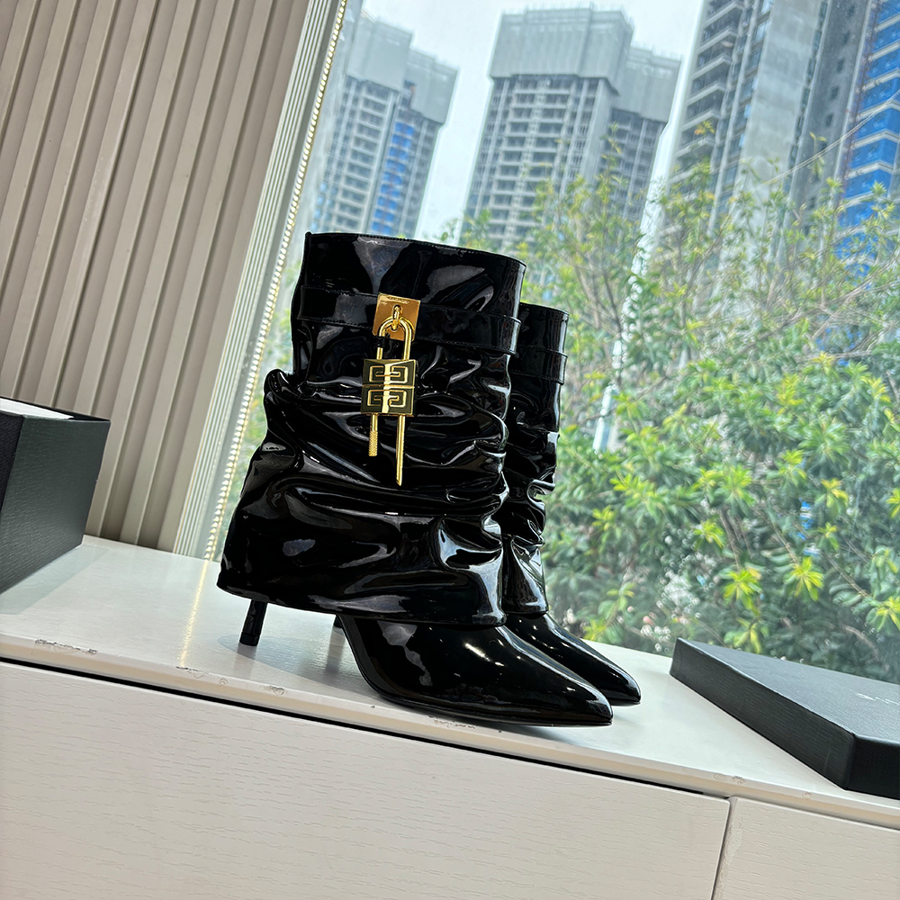 NIGO Givenchy Women's New Style Cavalier Boots Glossy Leather Boots Leather Strap Metal Buckle Asymmetric 4G LOGO Metal Padlock #nigo333020
