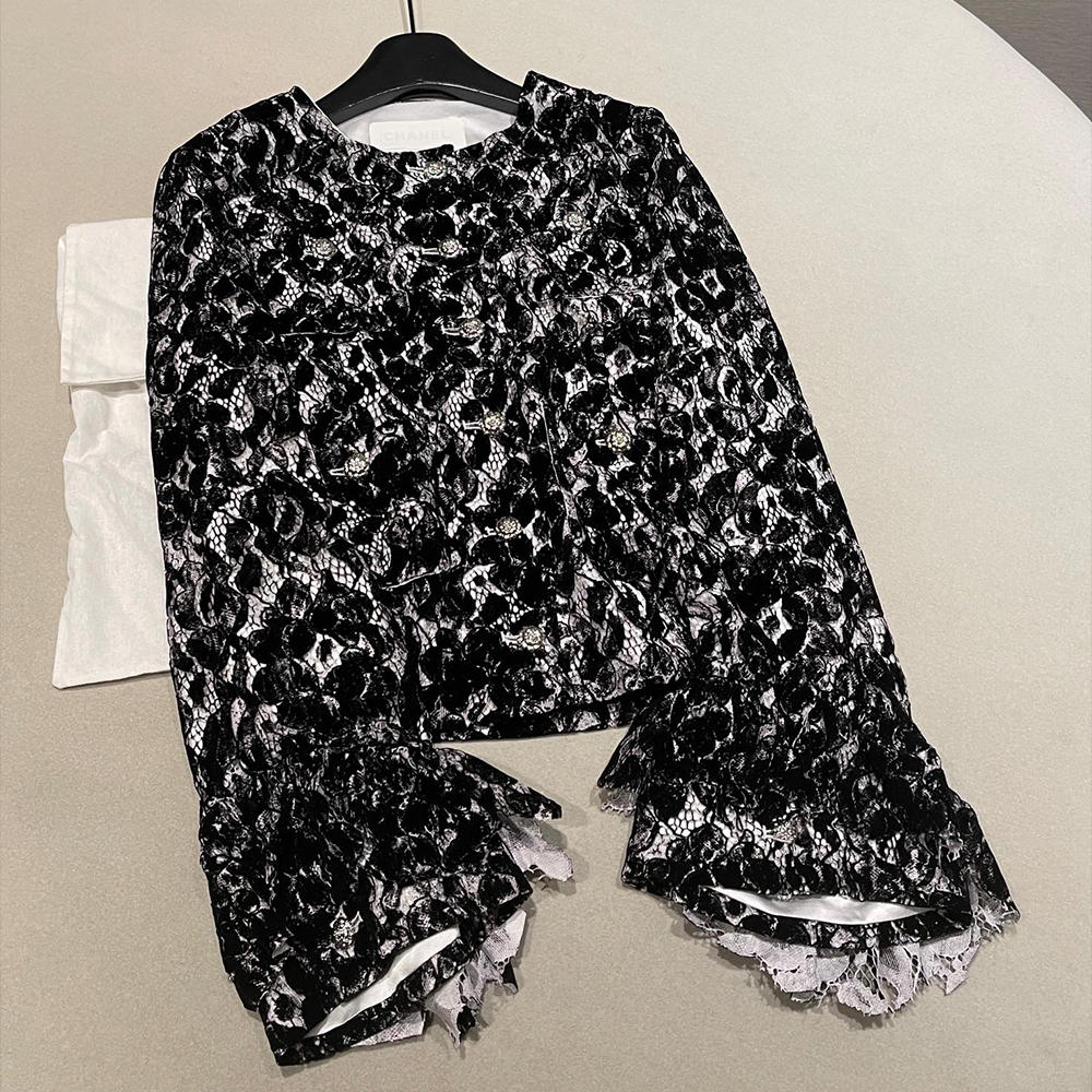 NIGO Chanel 25A Women's Advanced Handicraft Series Lace and Velvet Spliced ​​Cropped Jacket #nigo333009