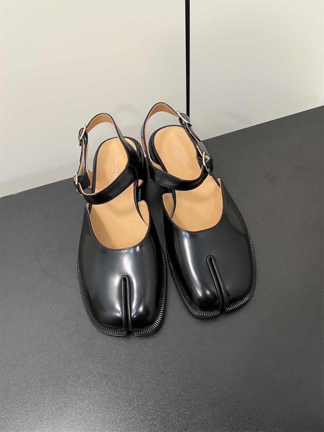 NIGO Maison Margiela Tabi Sandals in Black #nigo333695