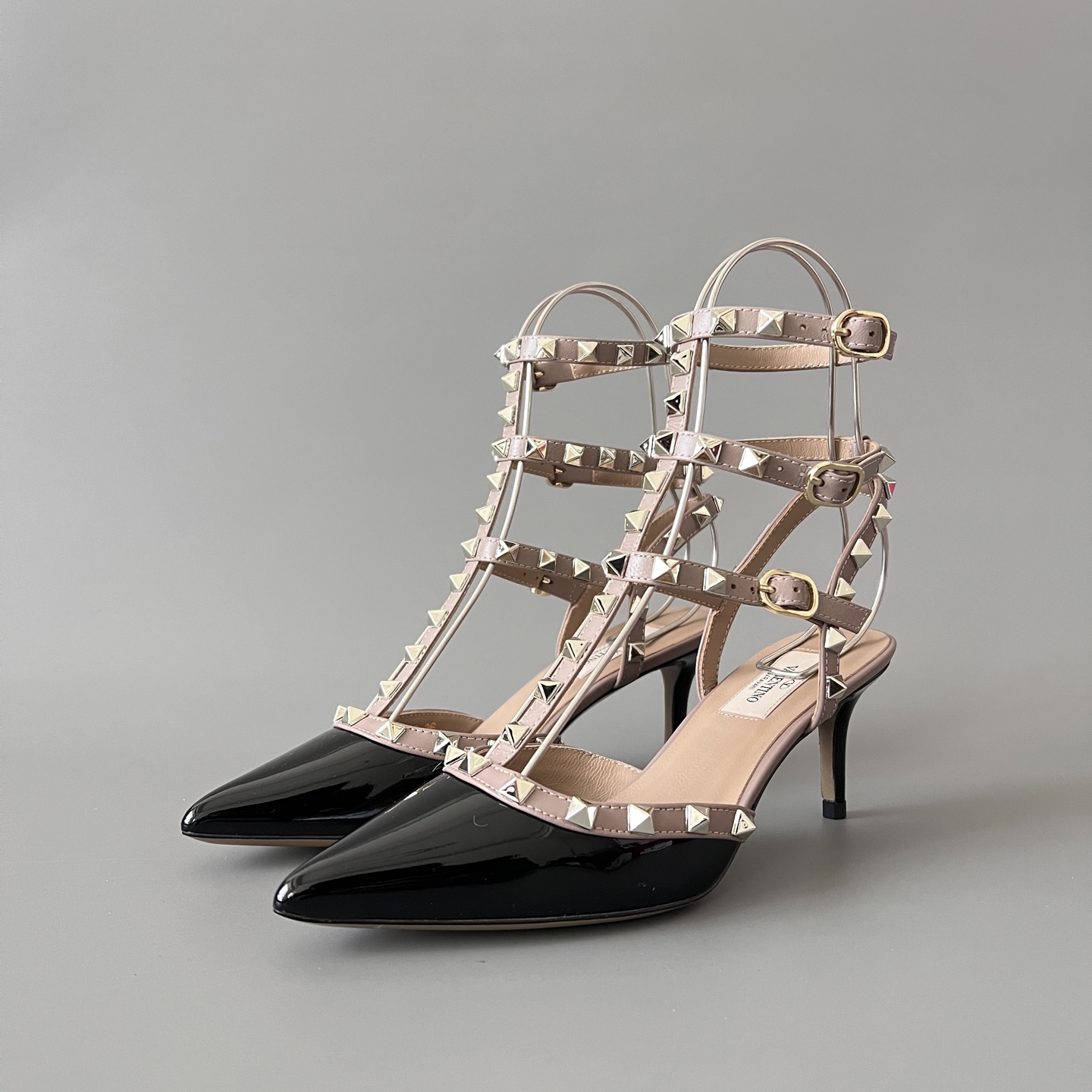 NIGO Valentino Rockstud Caged Pump 65mm Poudre #nigo334615