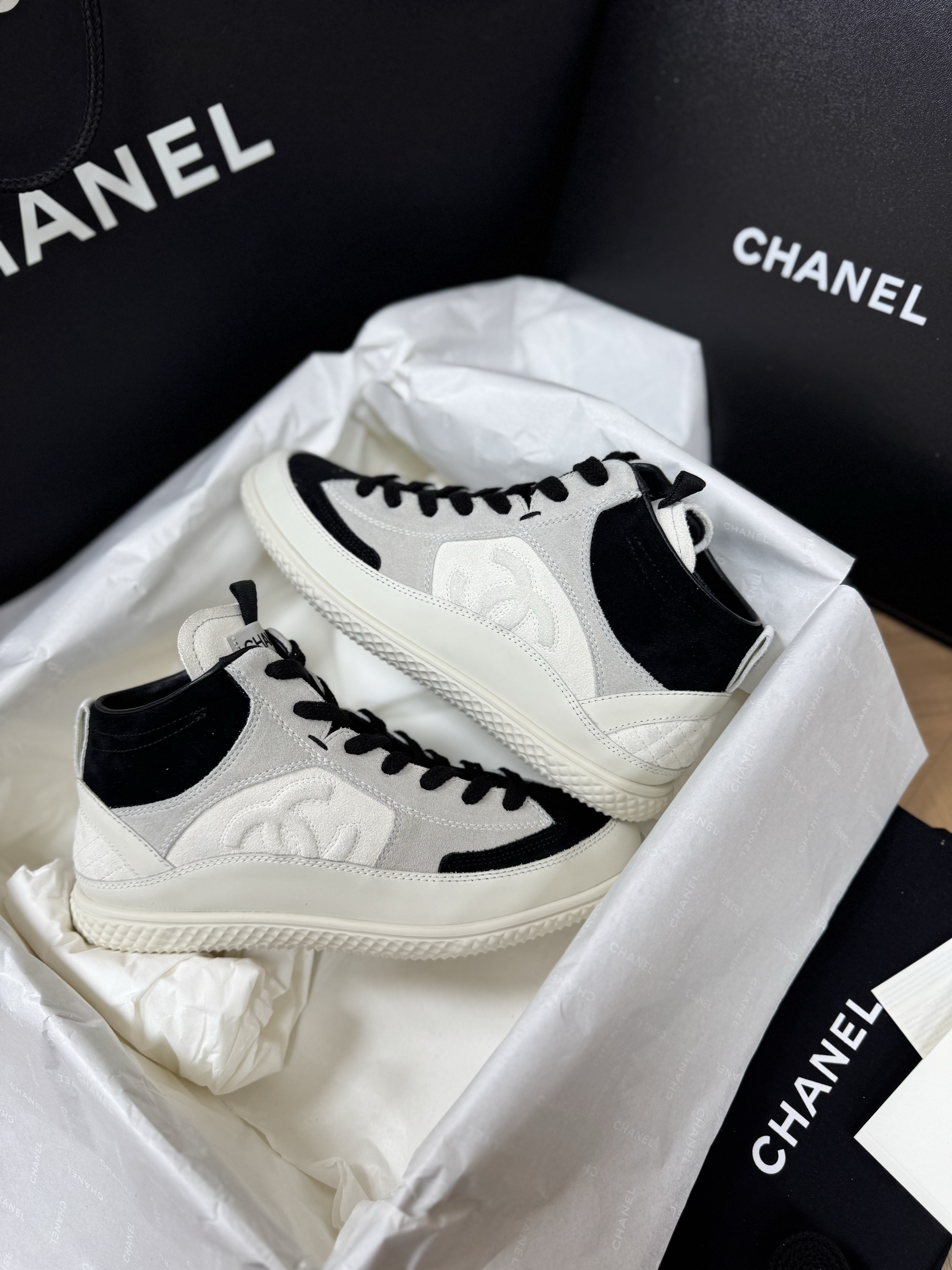 NIGO Chanel Women's COCO Nage Sneakers #nigo335563